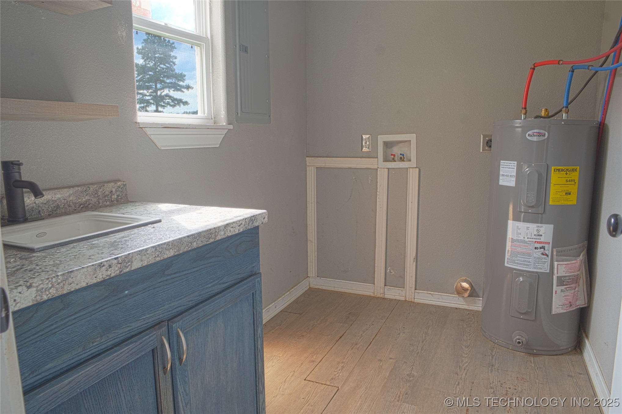 80300 S 4688 Property Photo 18