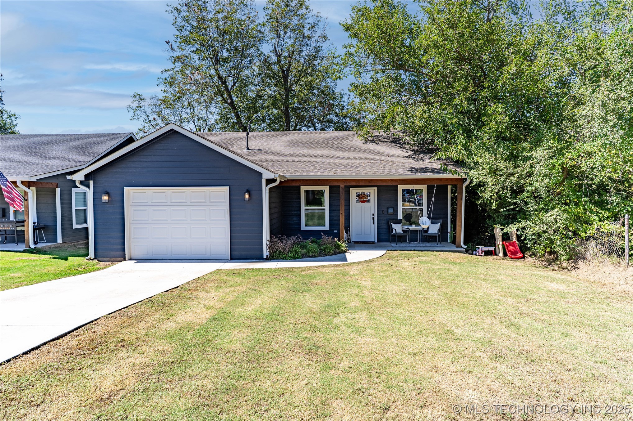 904 S Hickory Street Property Photo 1