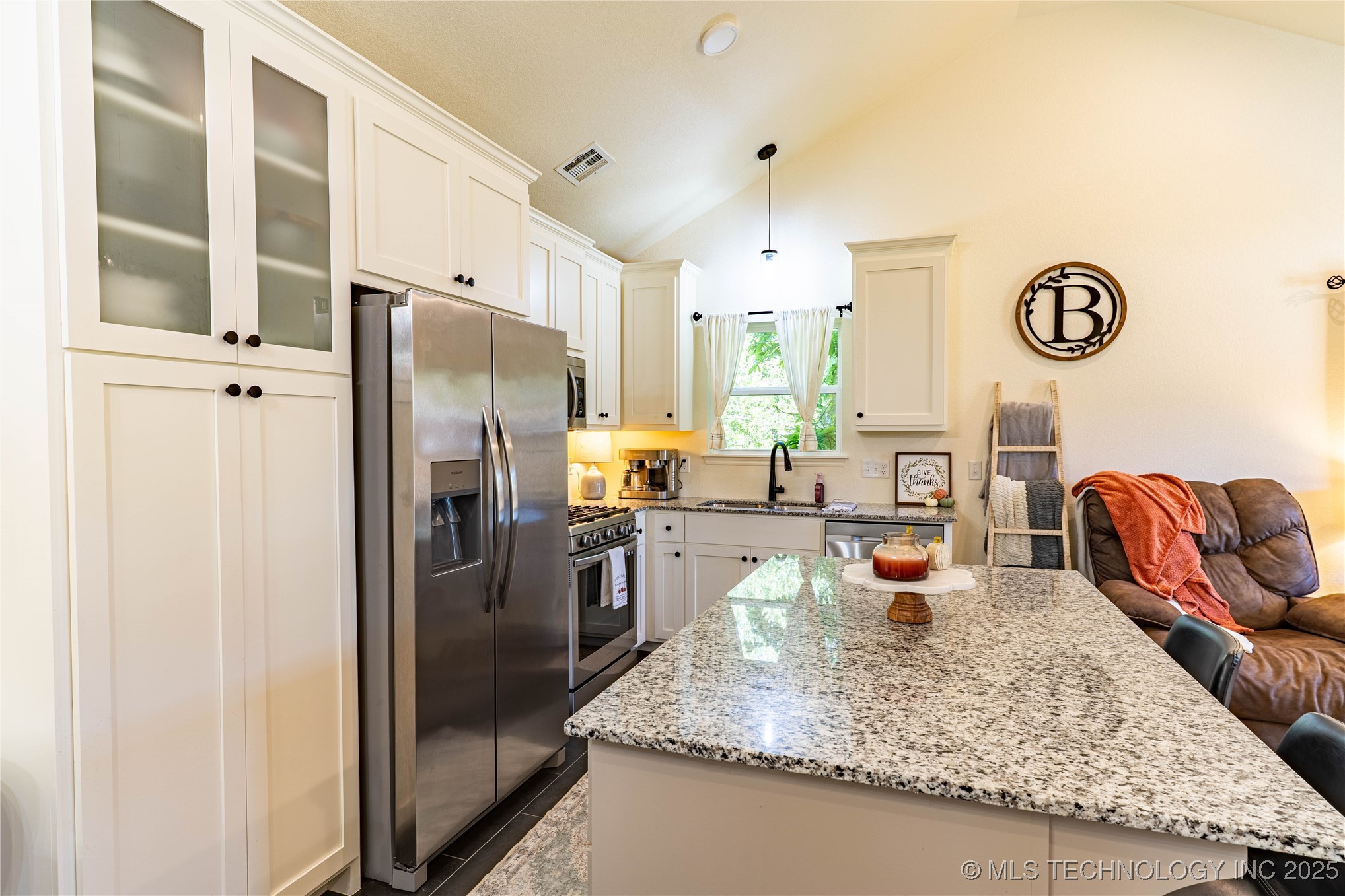 904 S Hickory Street Property Photo 9