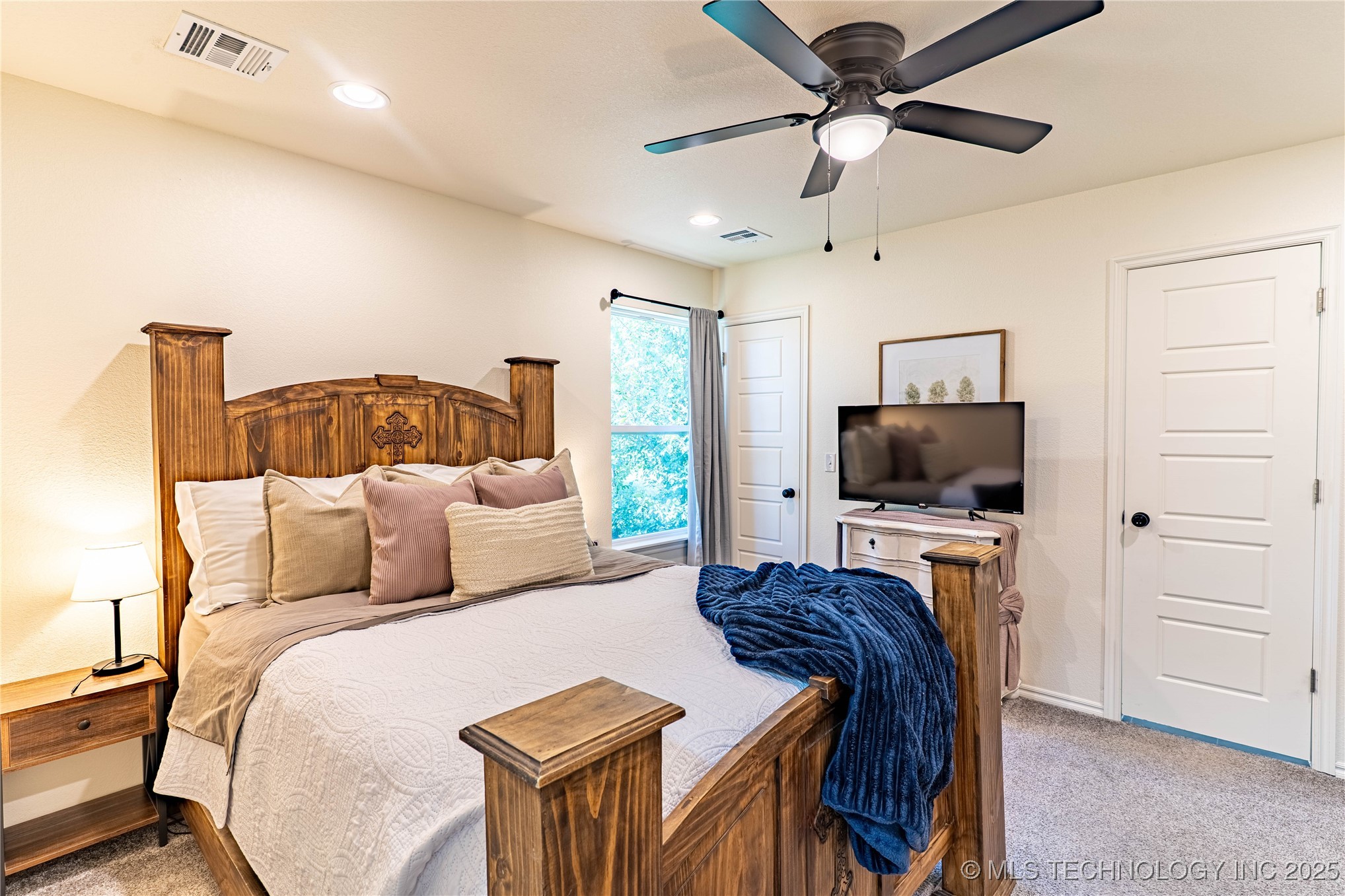 904 S Hickory Street Property Photo 10