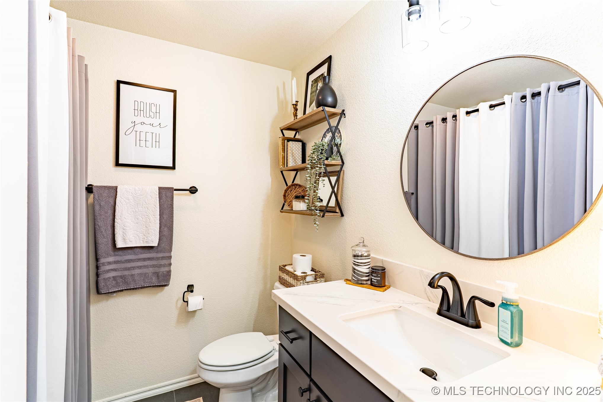 904 S Hickory Street Property Photo 17