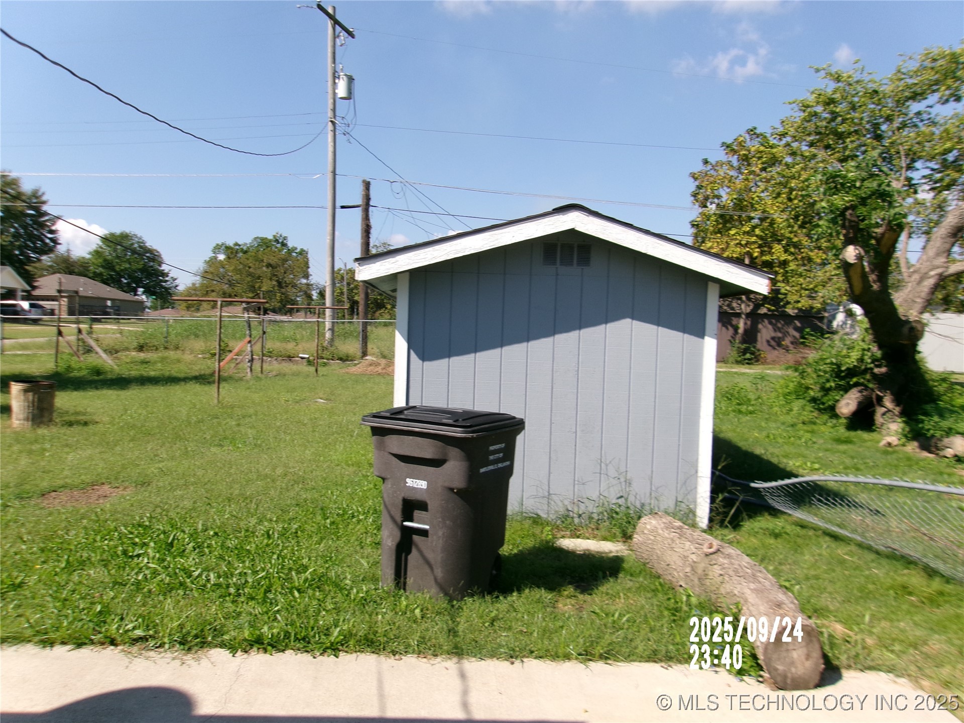721 S Hickory Avenue Property Photo 5
