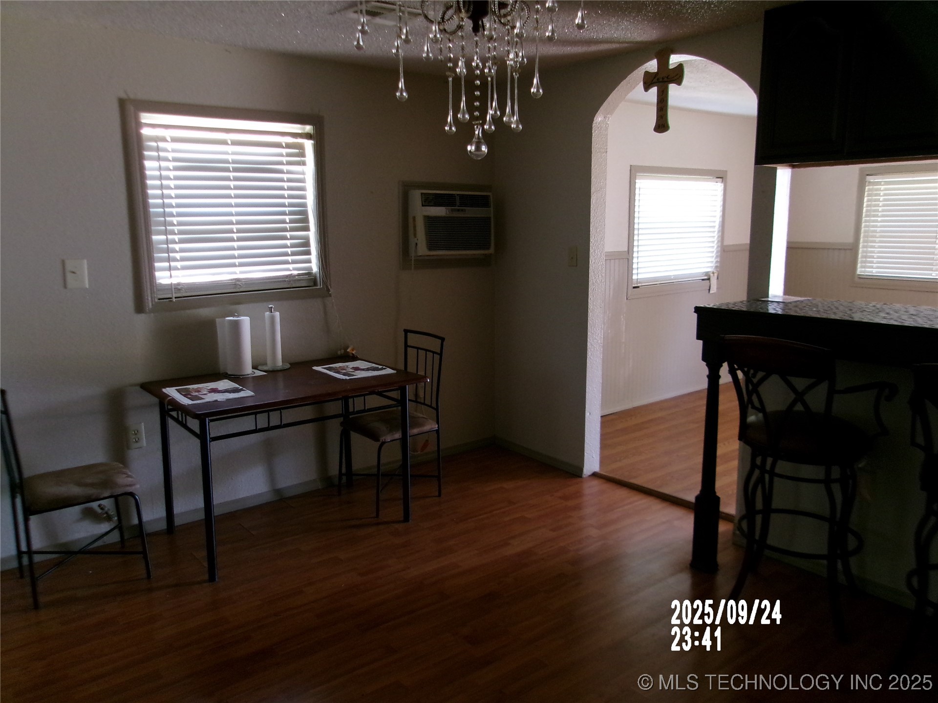 721 S Hickory Avenue Property Photo 8