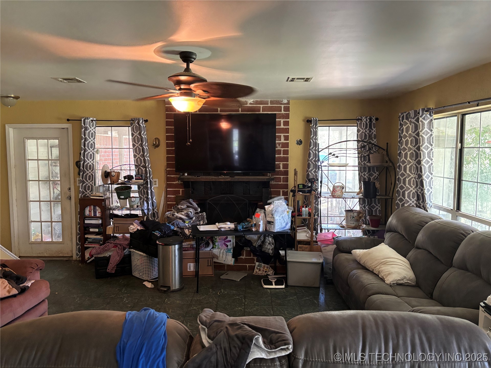 19450 E Acorn Road Property Photo 4