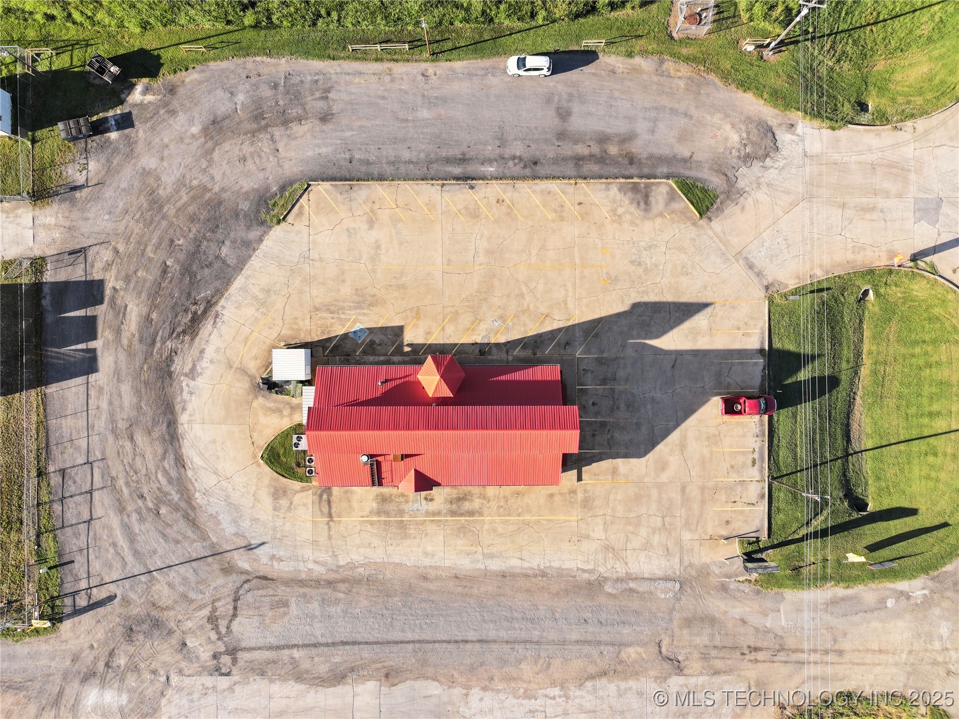 18753 S Highway 100 Property Photo 3