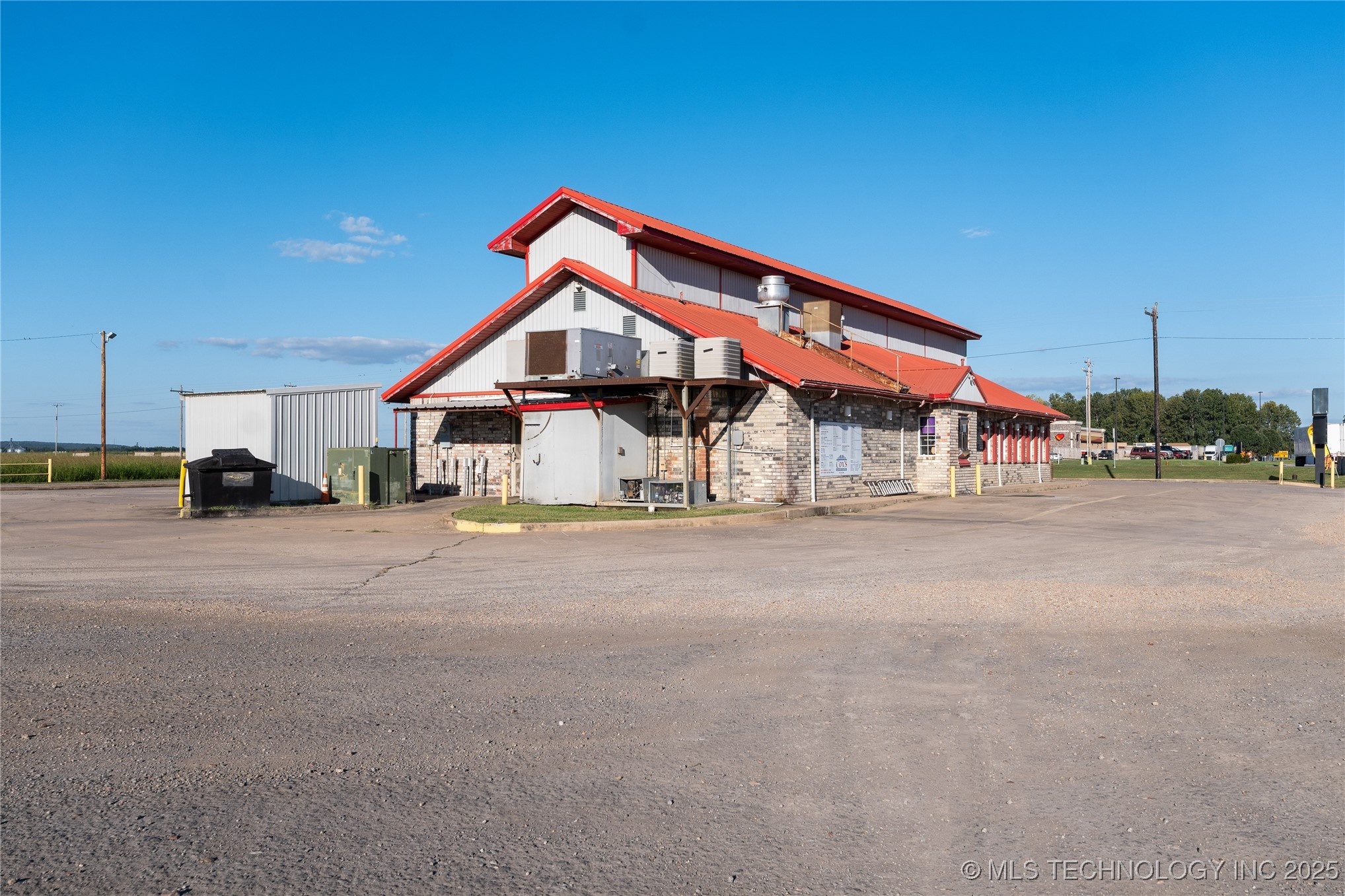 18753 S Highway 100 Property Photo 6