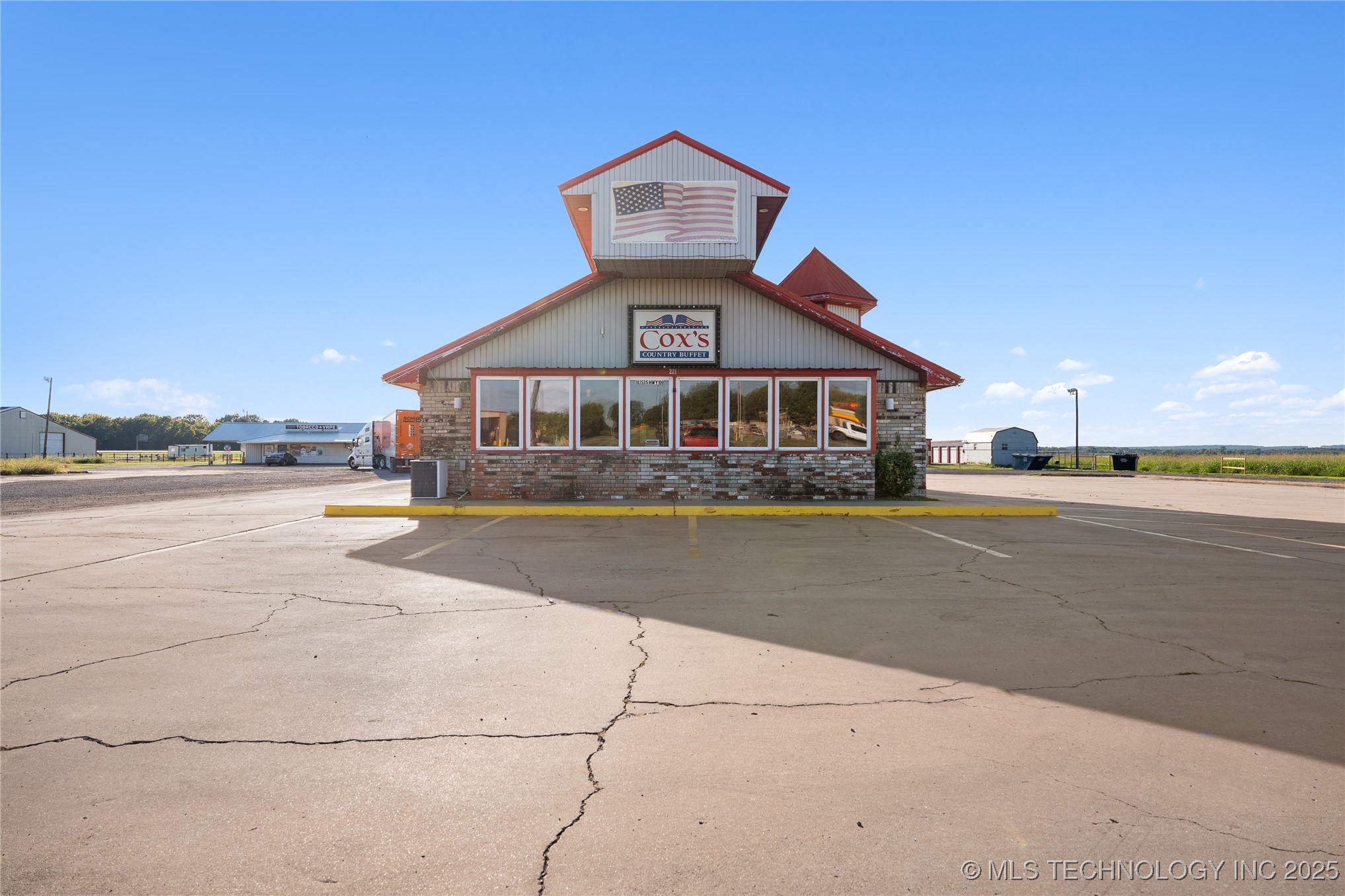 18753 S Highway 100 Property Photo 9