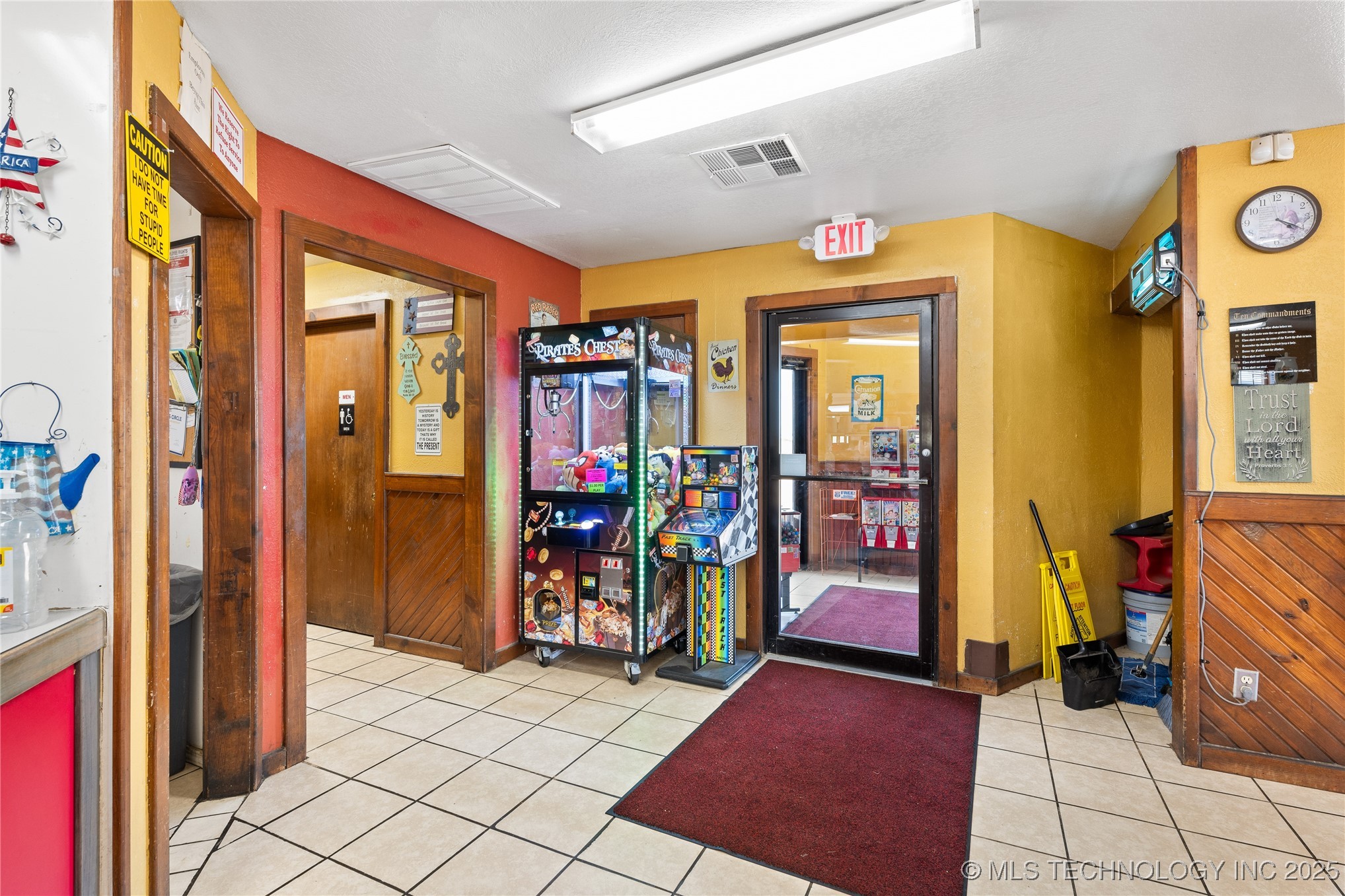 18753 S Highway 100 Property Photo 15