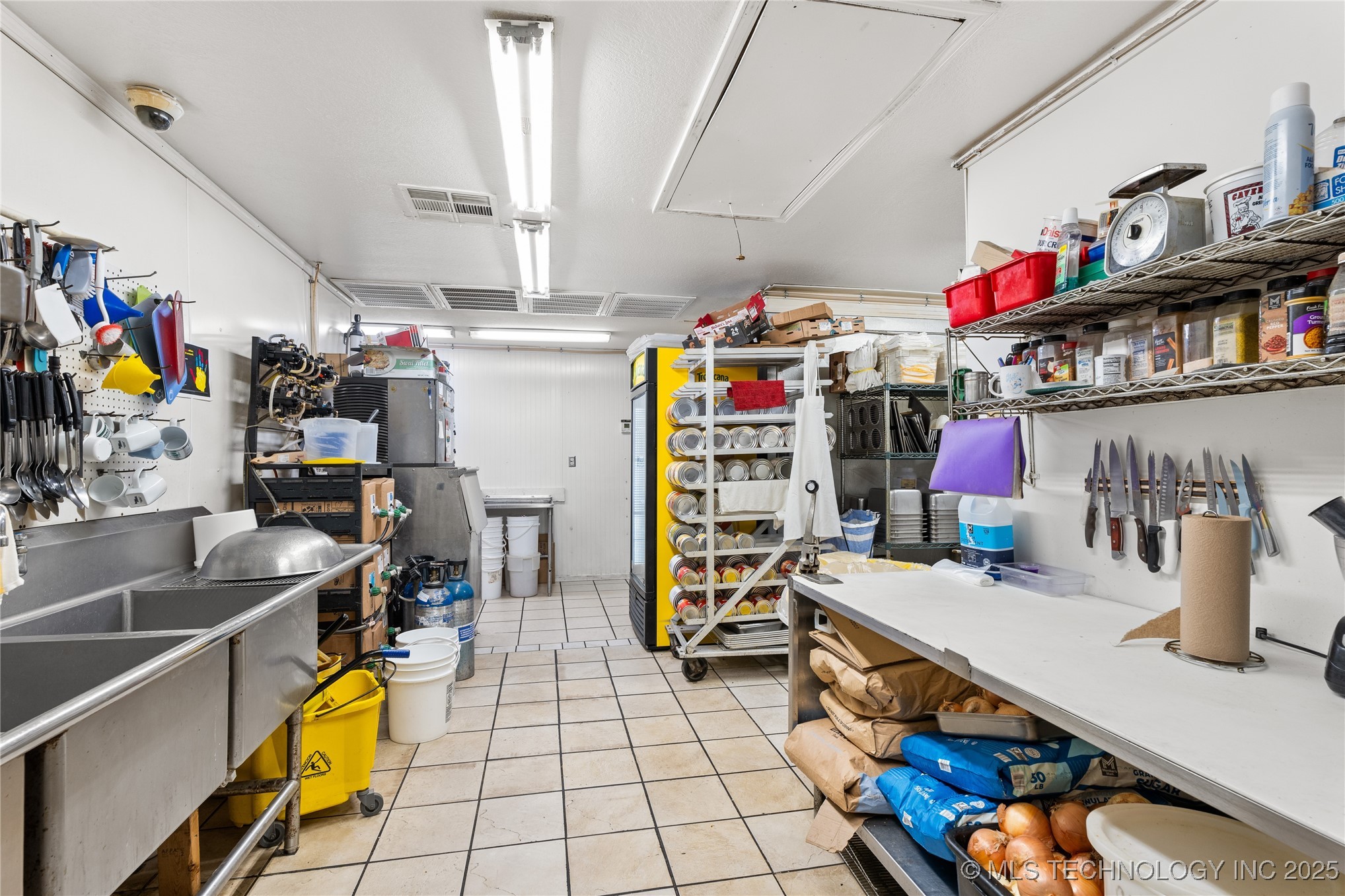 18753 S Highway 100 Property Photo 25