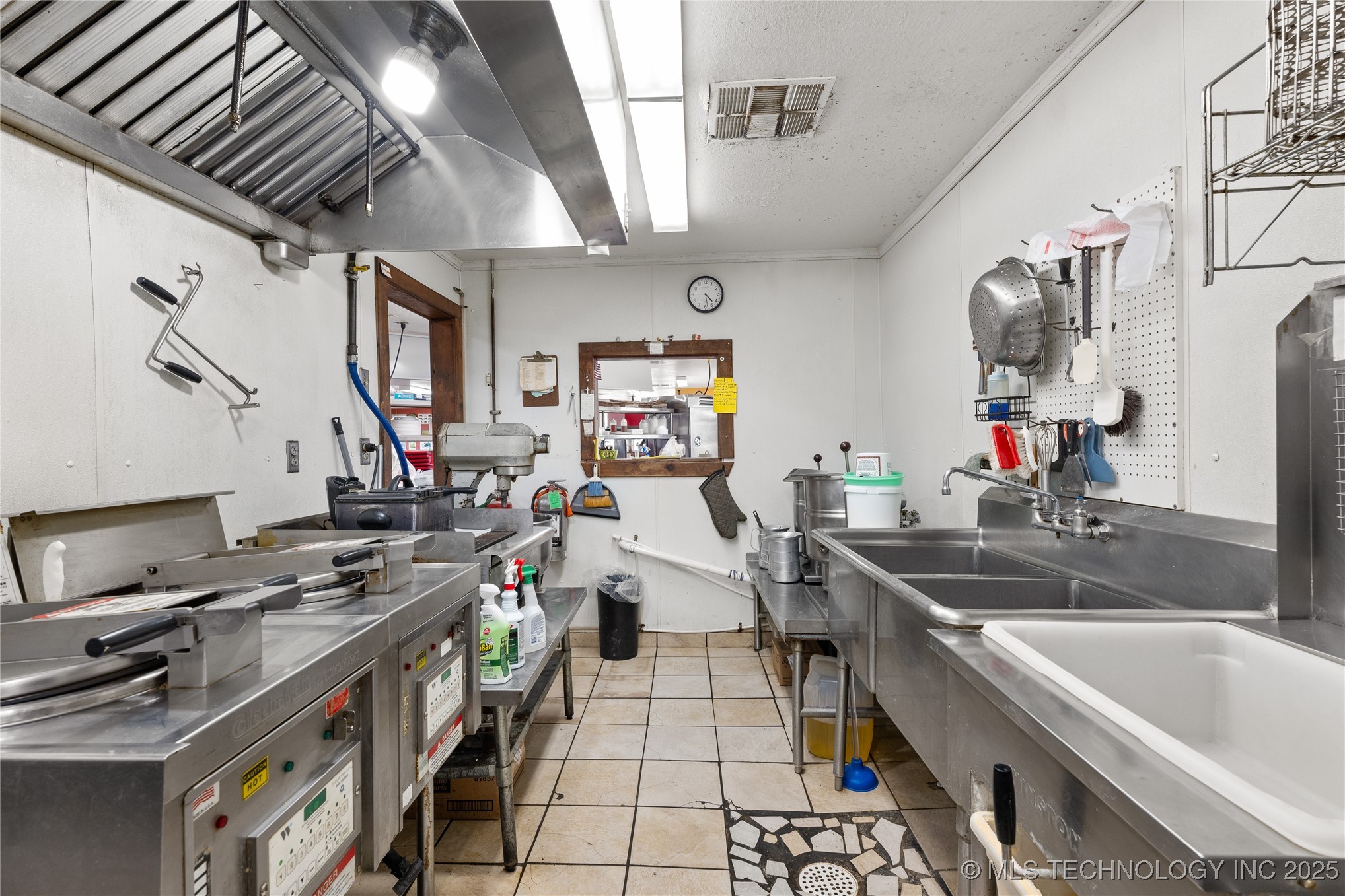 18753 S Highway 100 Property Photo 29