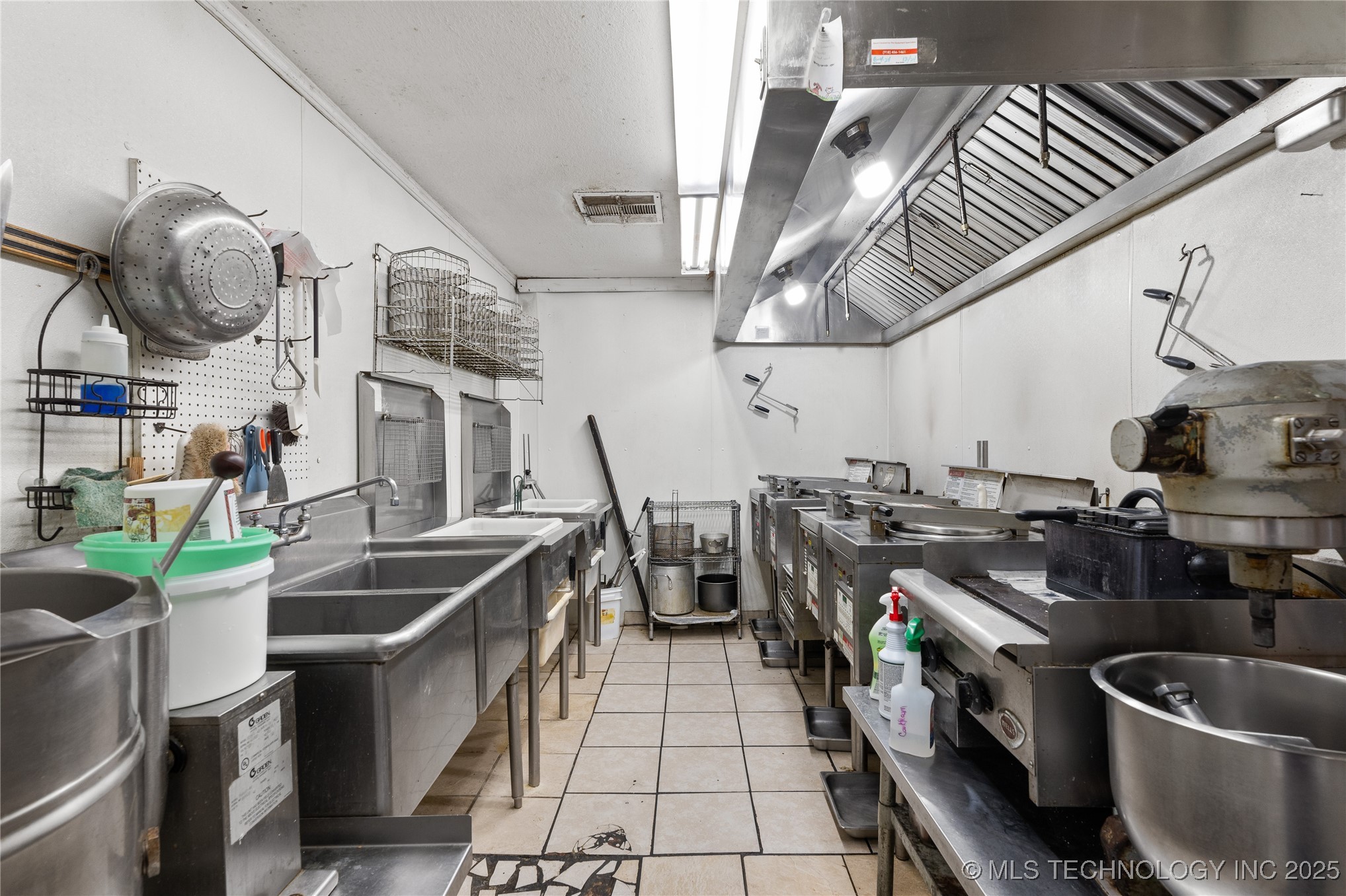 18753 S Highway 100 Property Photo 30