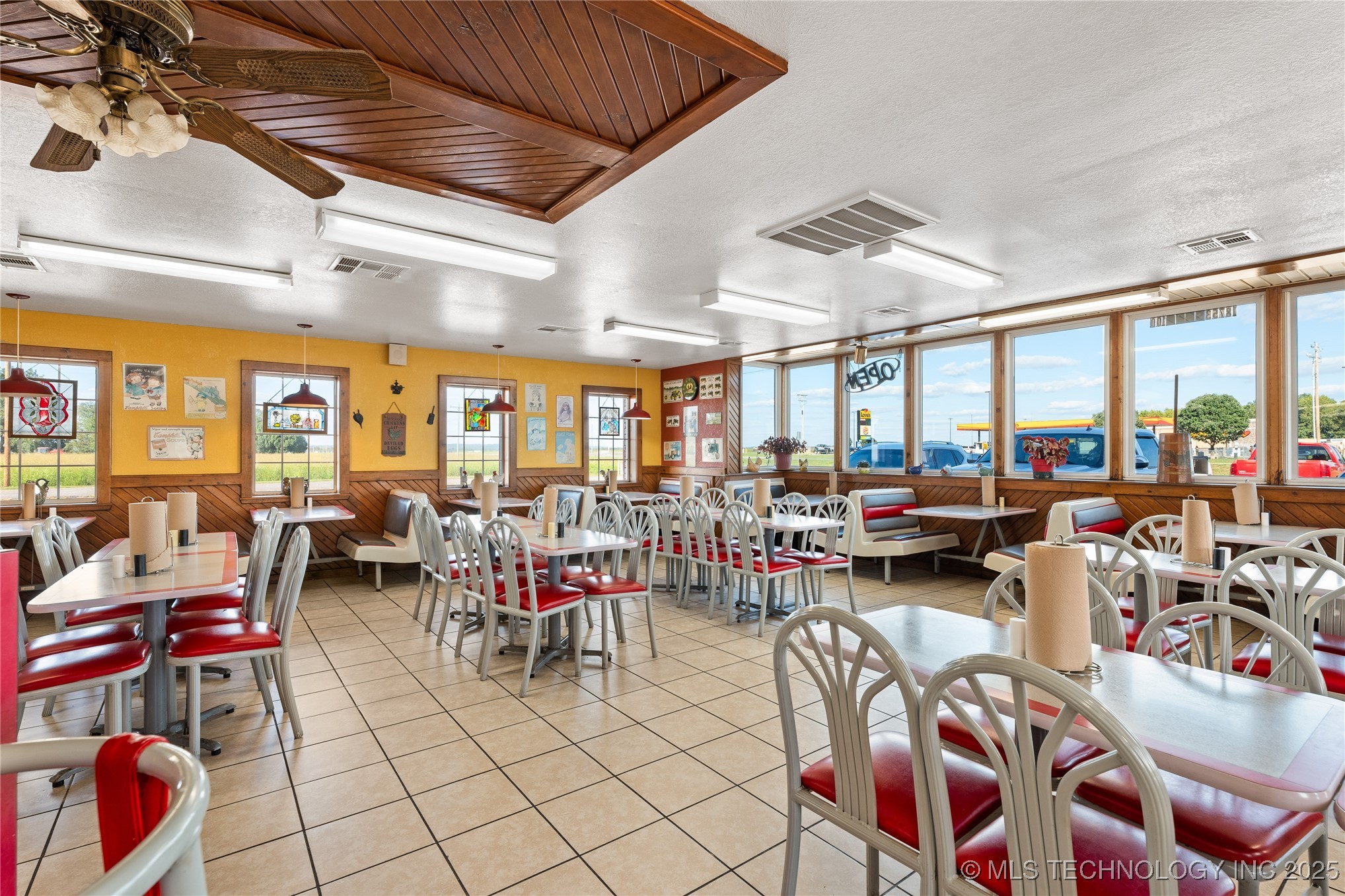 18753 S Highway 100 Property Photo 39