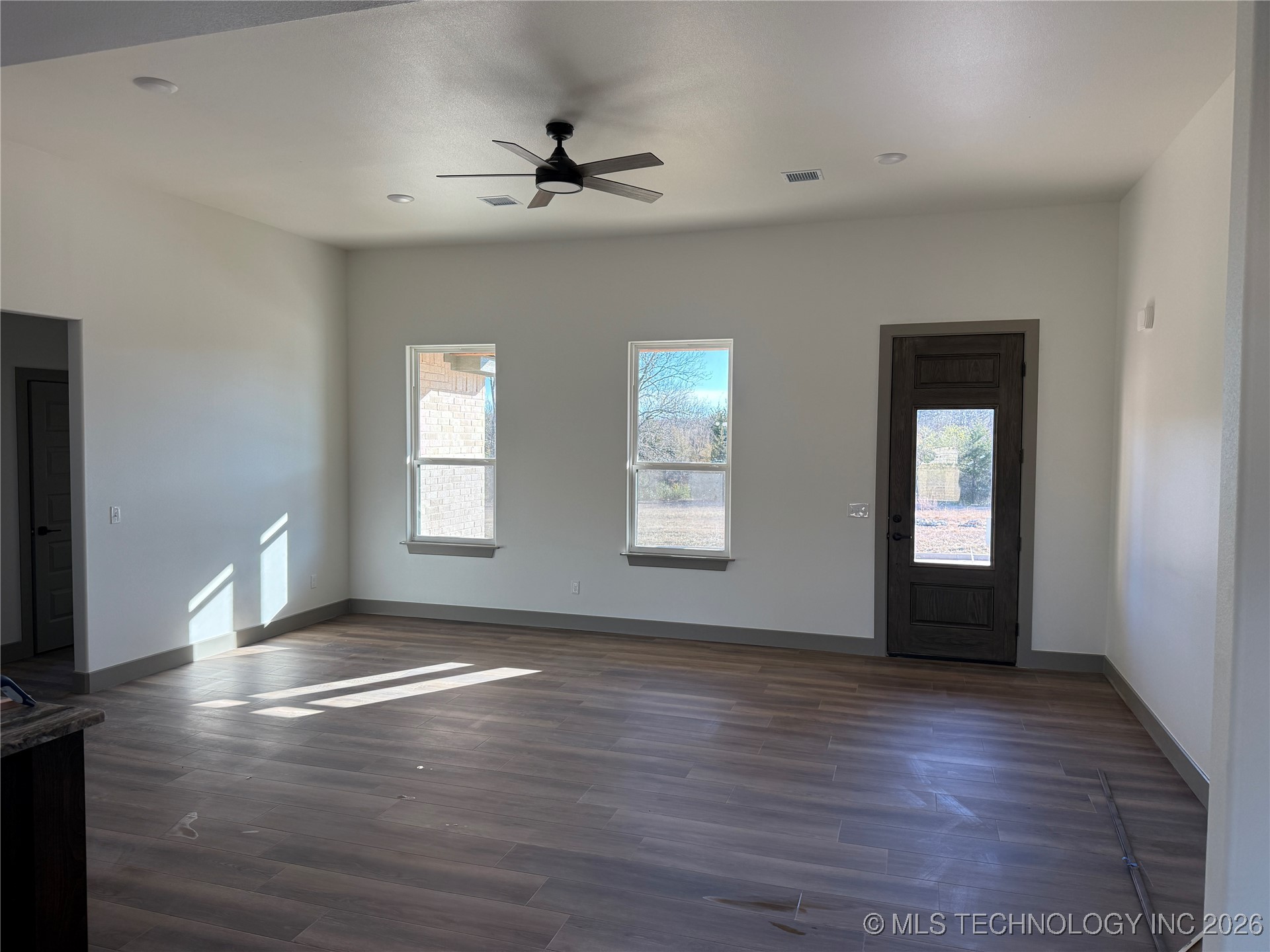 16840 W Sierra Property Photo 6