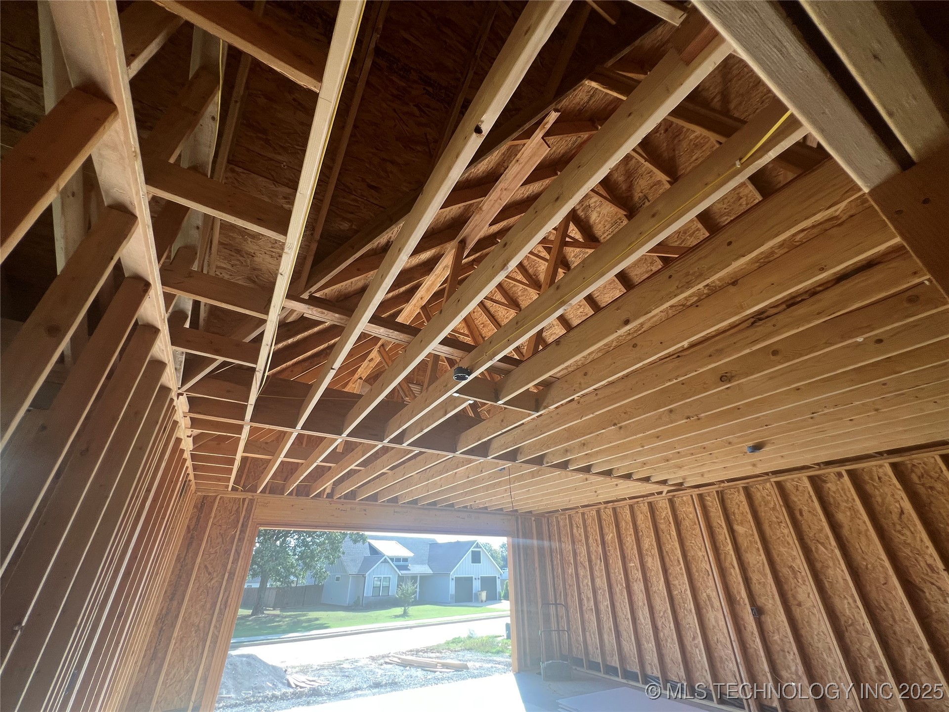 16605 W Sierra Property Photo 11