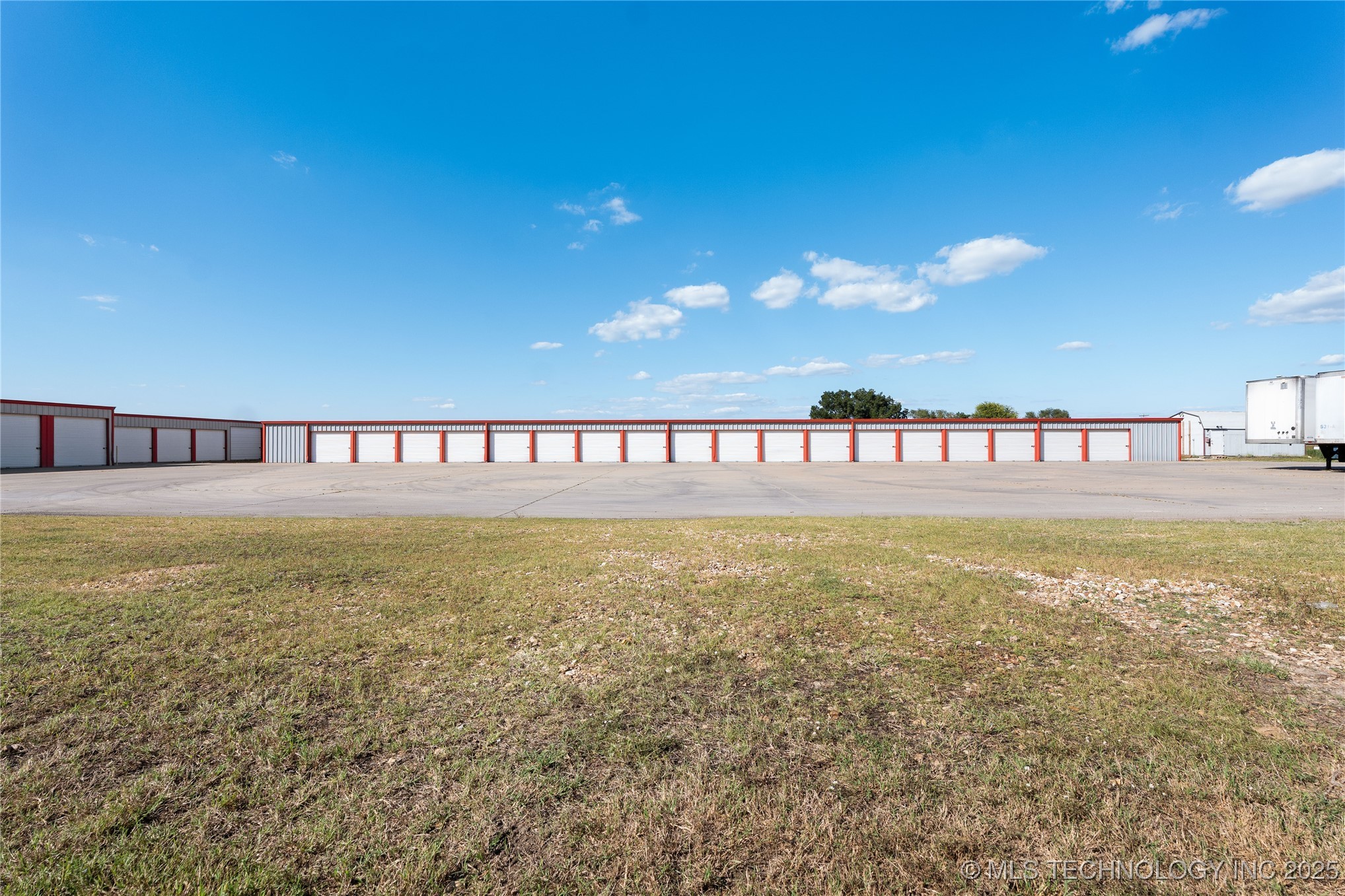 18753 S 100 Highway Property Photo 5