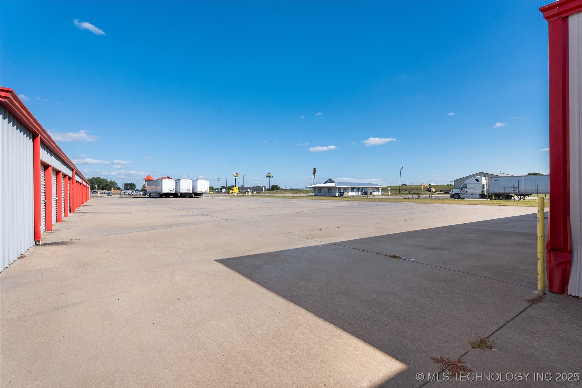 18753 S 100 Highway Property Photo 12