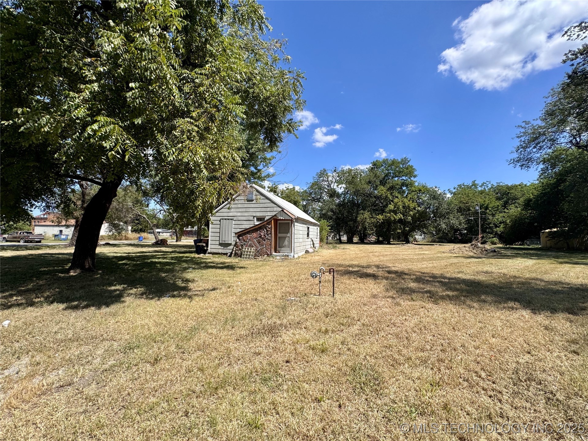 212 N Mayes Street Property Photo 3