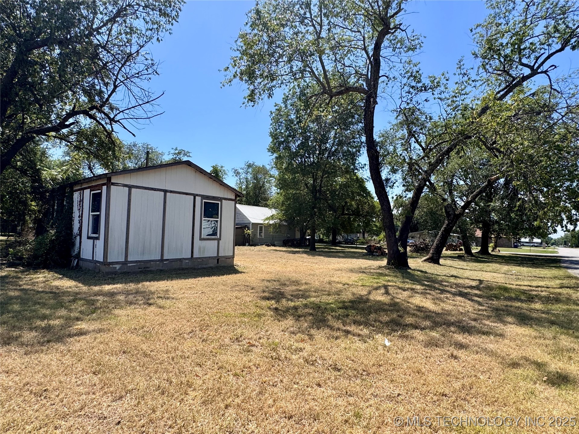 212 N Mayes Street Property Photo 18