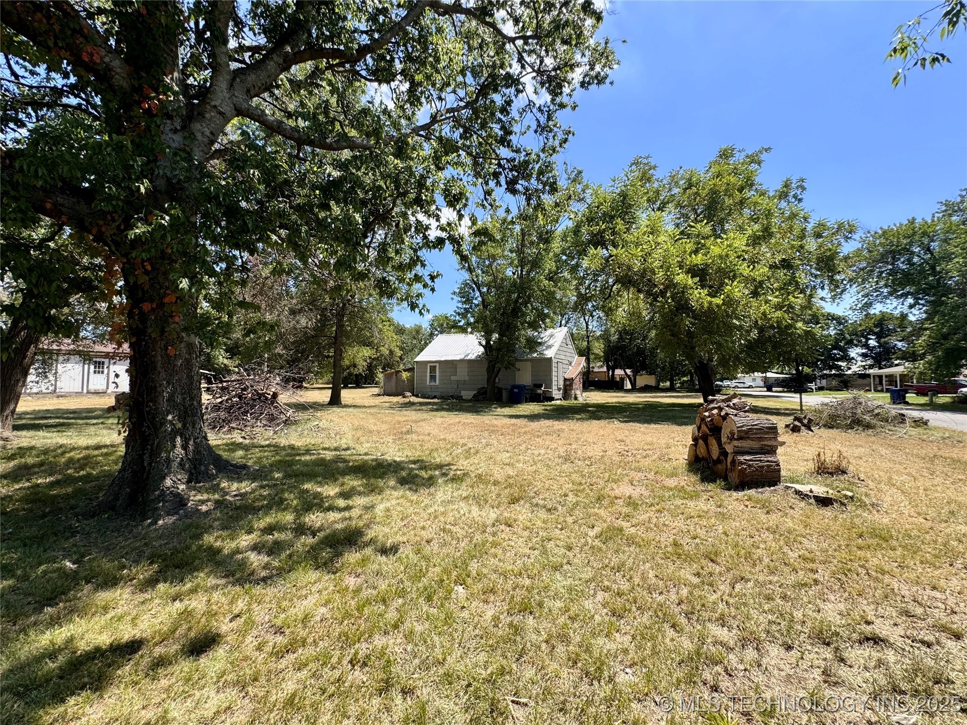 212 N Mayes Street Property Photo 22