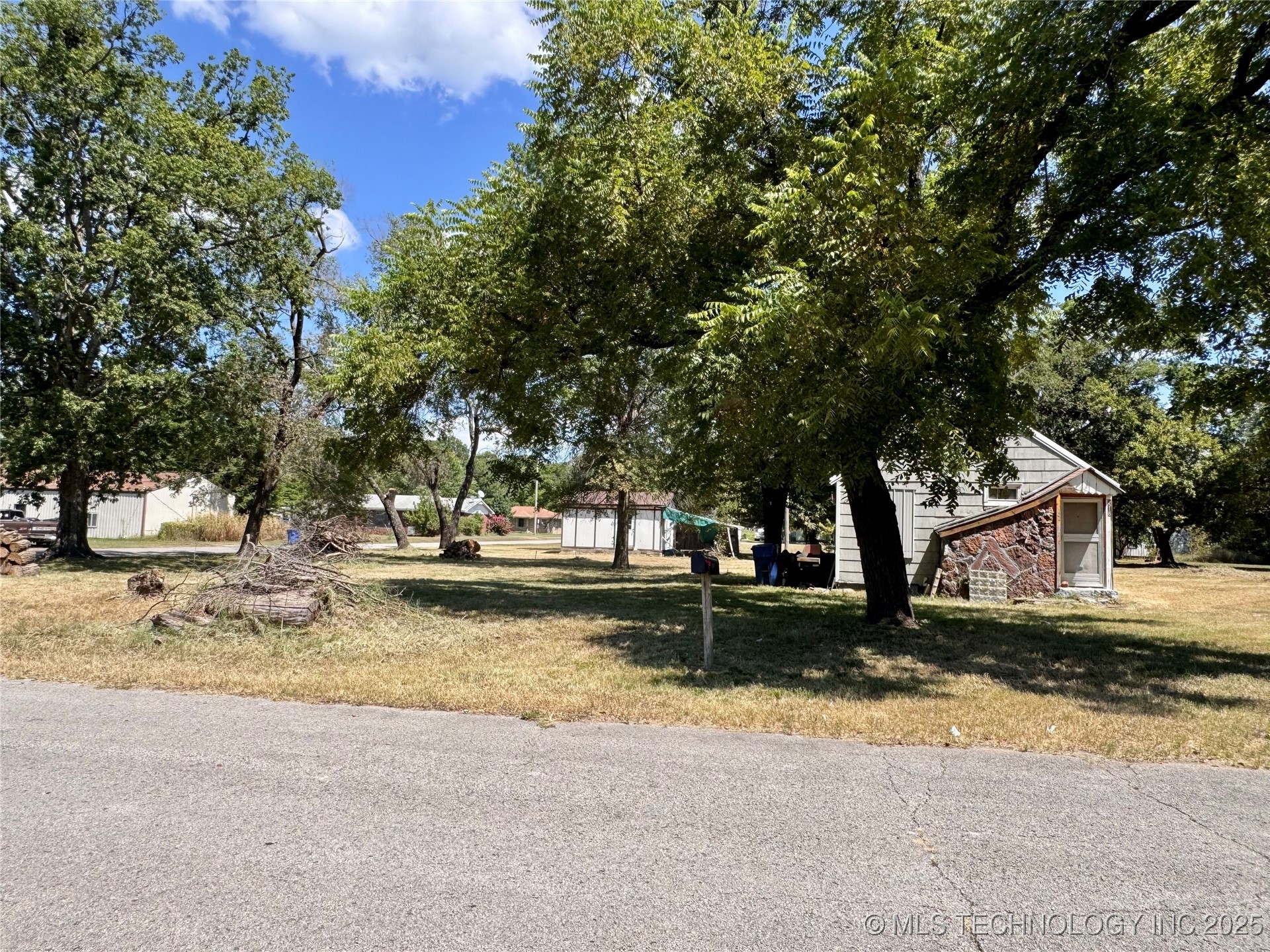 212 N Mayes Street Property Photo 25