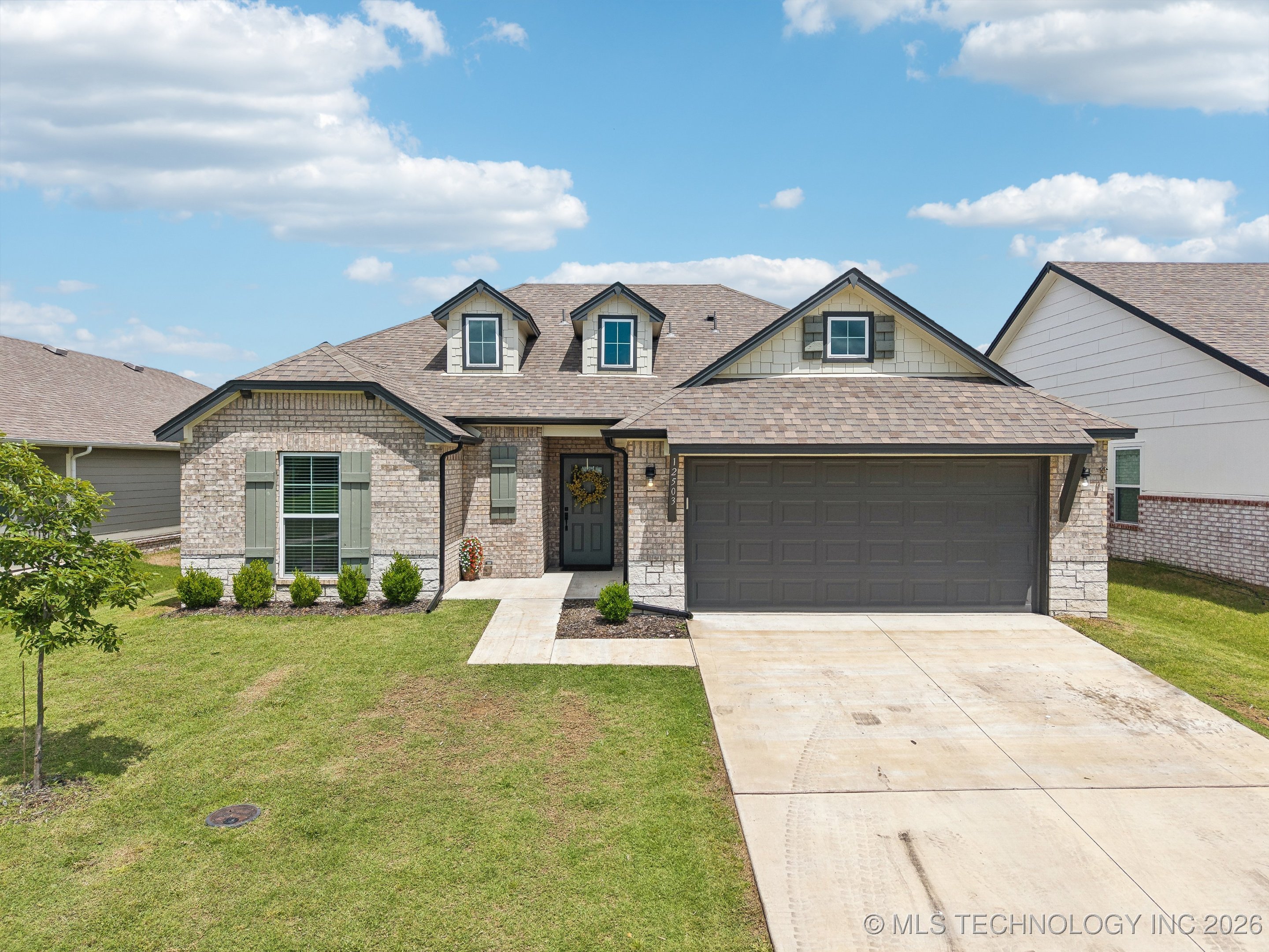 12503 N 130th Avenue E Property Photo 1