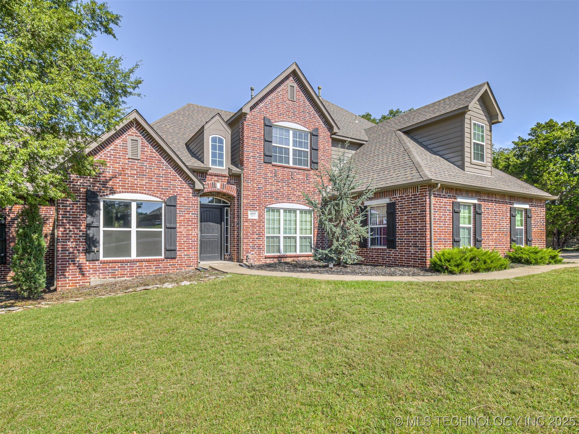 18509 E 100th Street N Property Photo 1