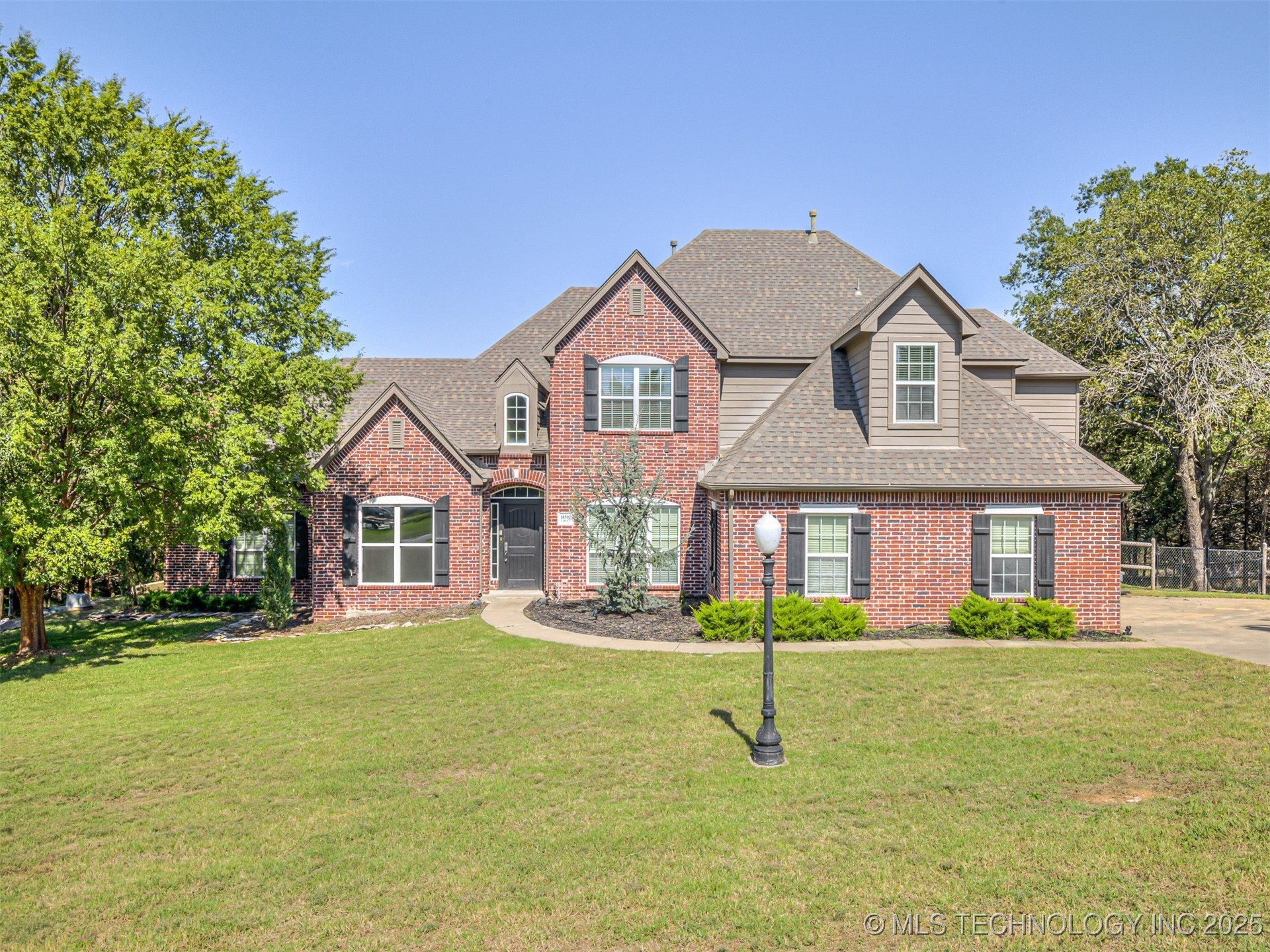 18509 E 100th Street N Property Photo 2