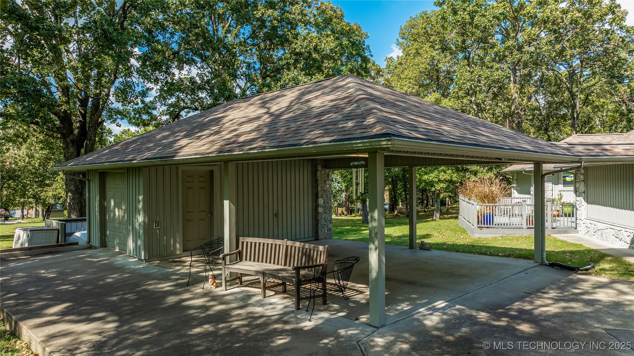 33157 Cardinal Drive Property Photo 6
