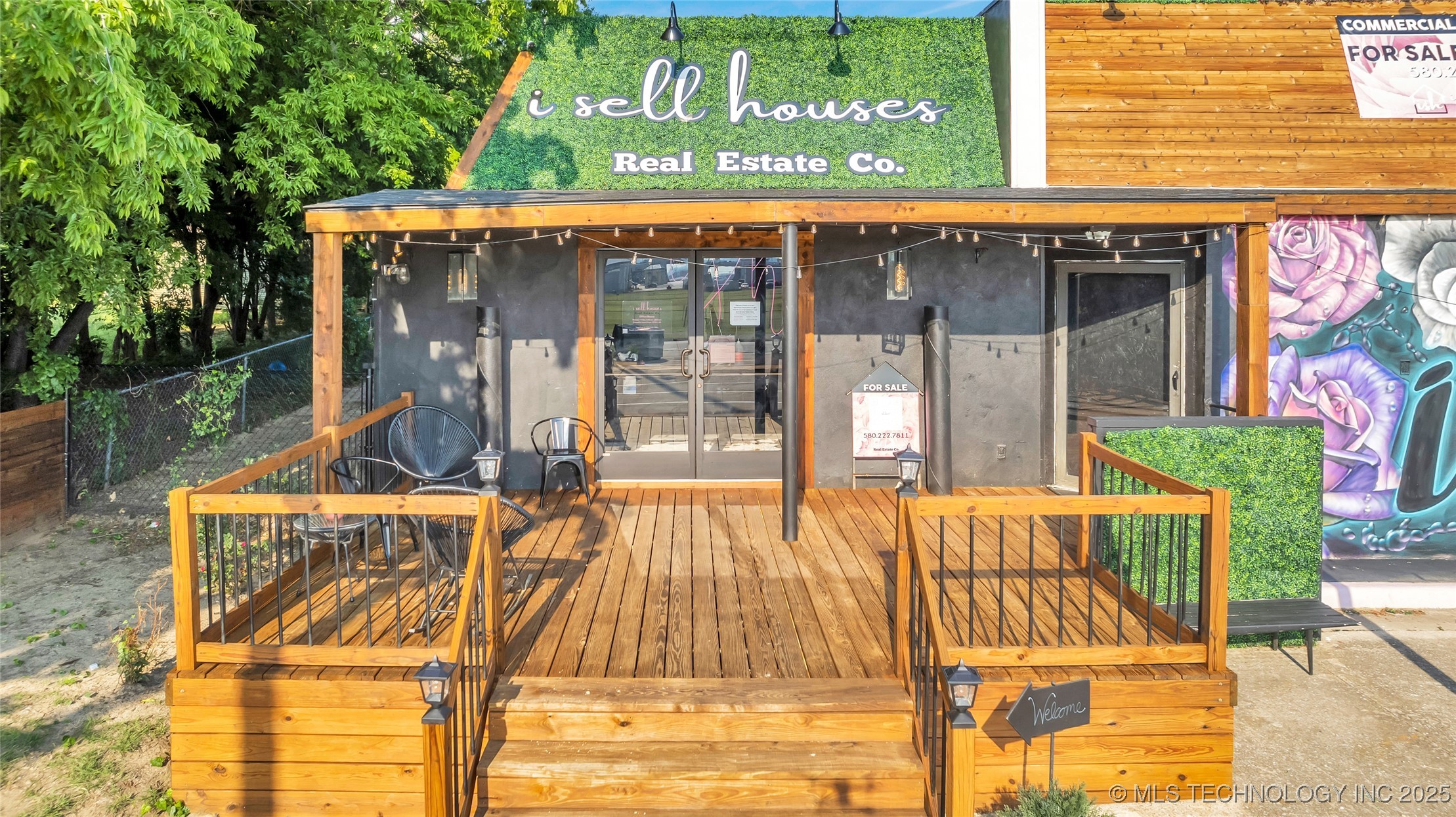 1717 W Broadway Property Photo 2