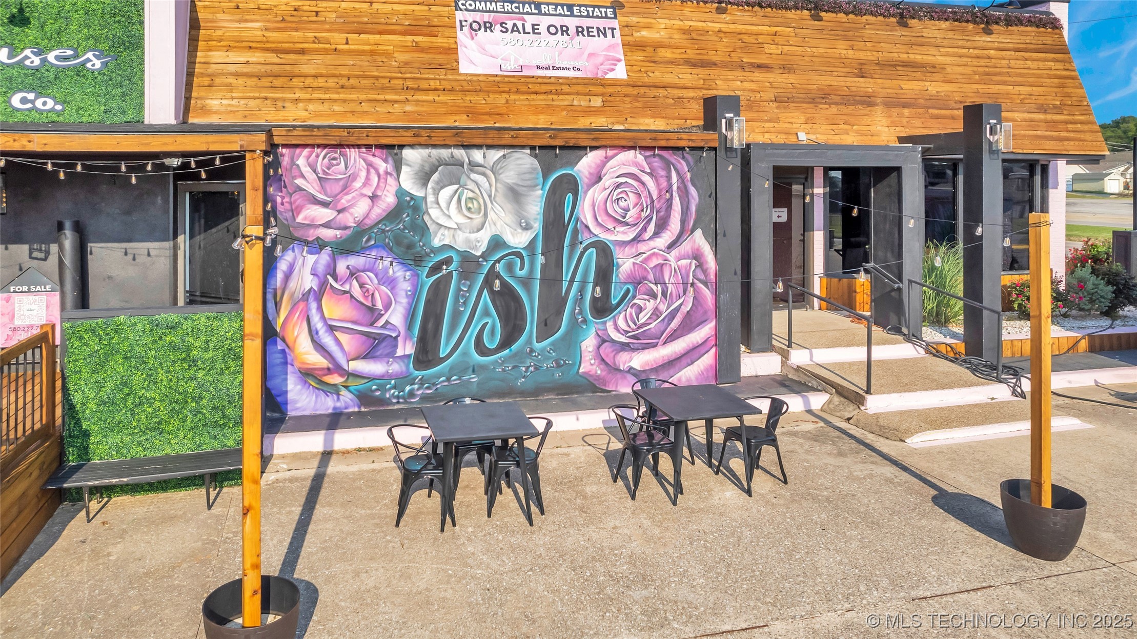 1717 W Broadway Property Photo 4