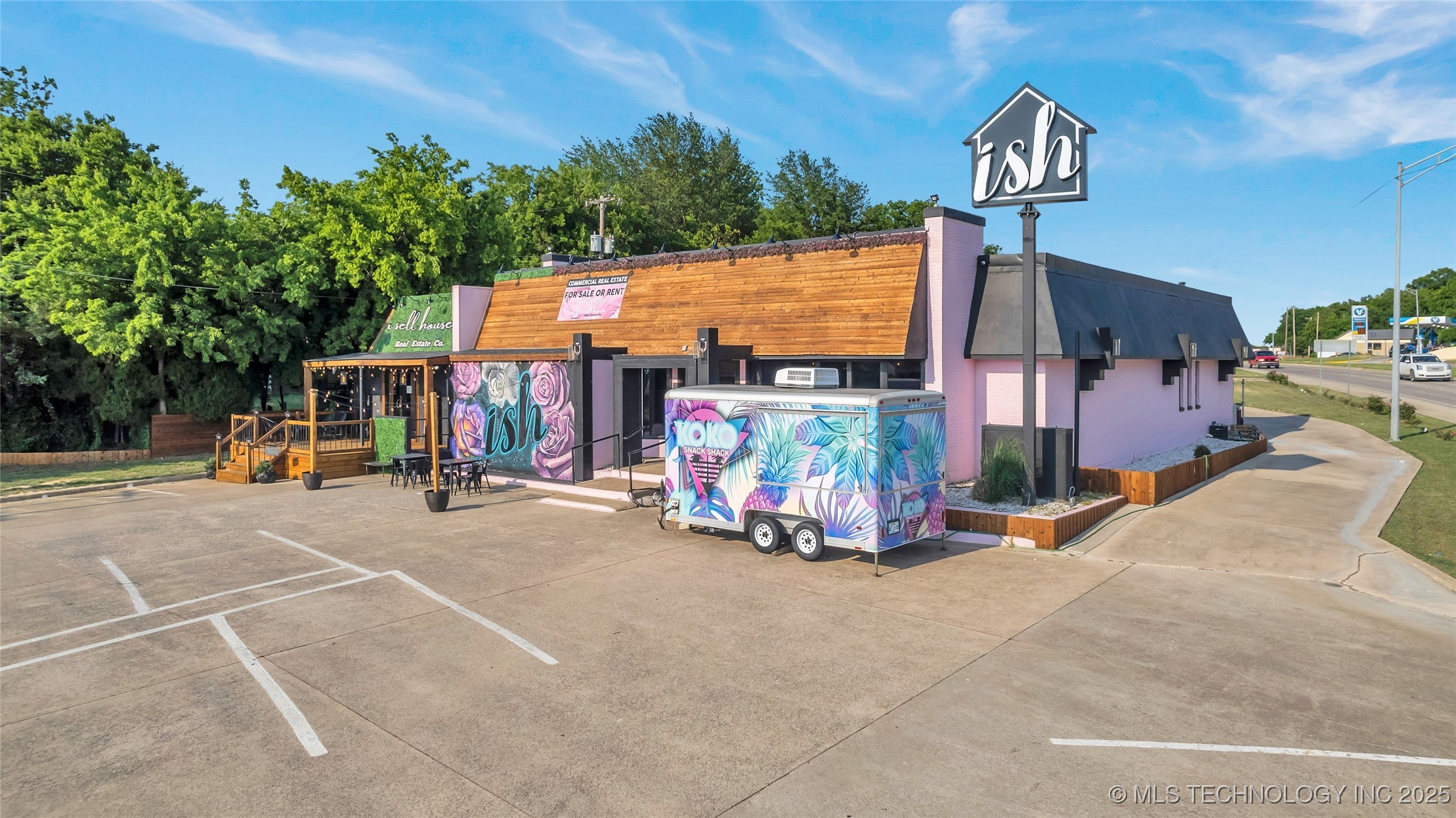 1717 W Broadway Property Photo 7