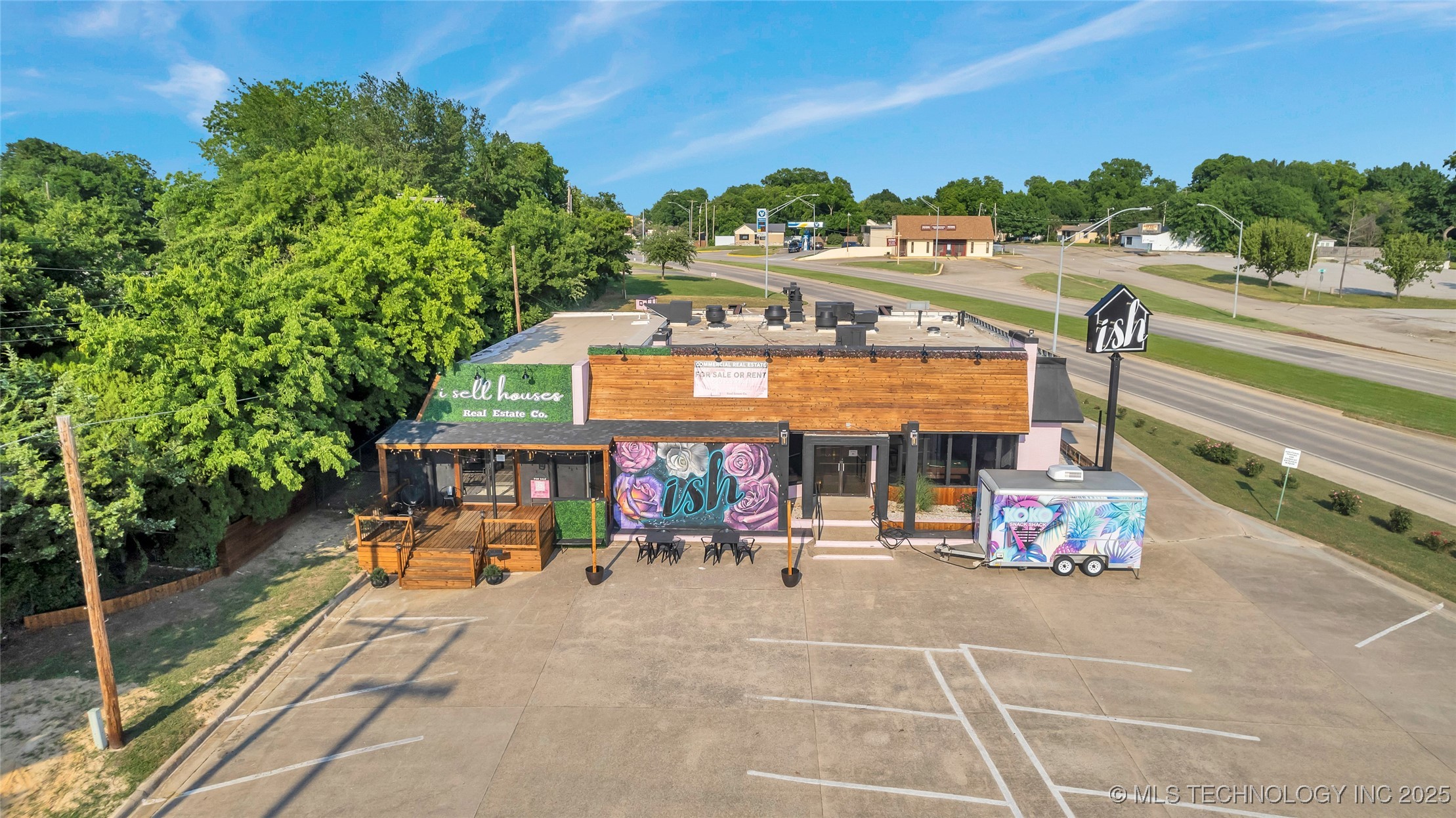 1717 W Broadway Property Photo 9