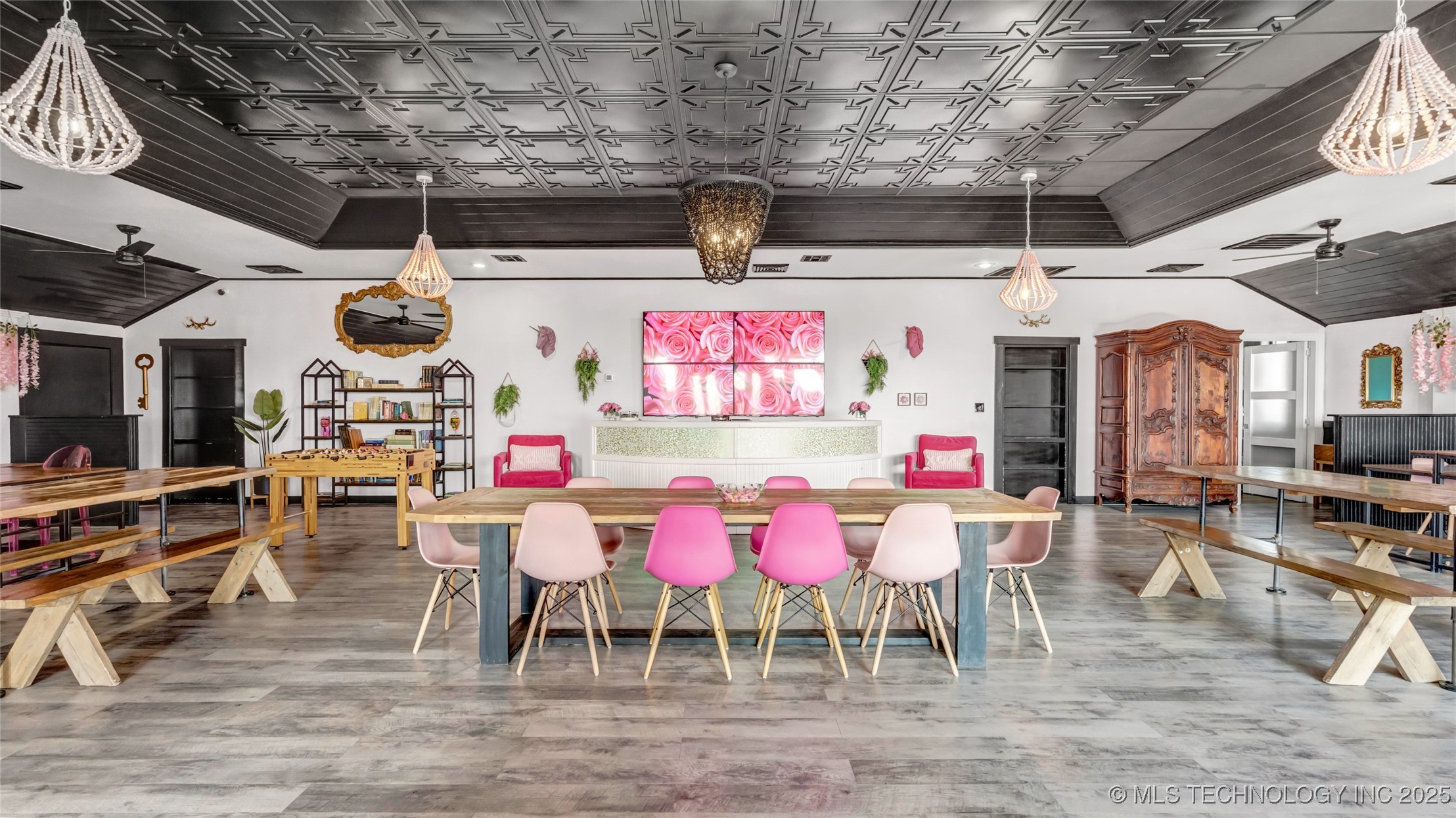 1717 W Broadway Property Photo 19