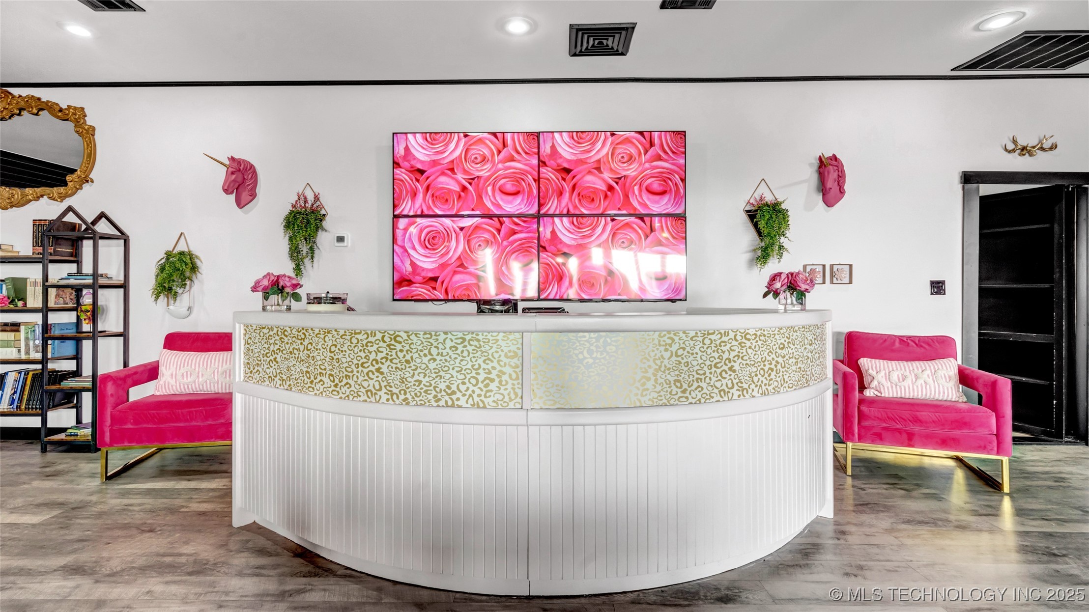 1717 W Broadway Property Photo 20