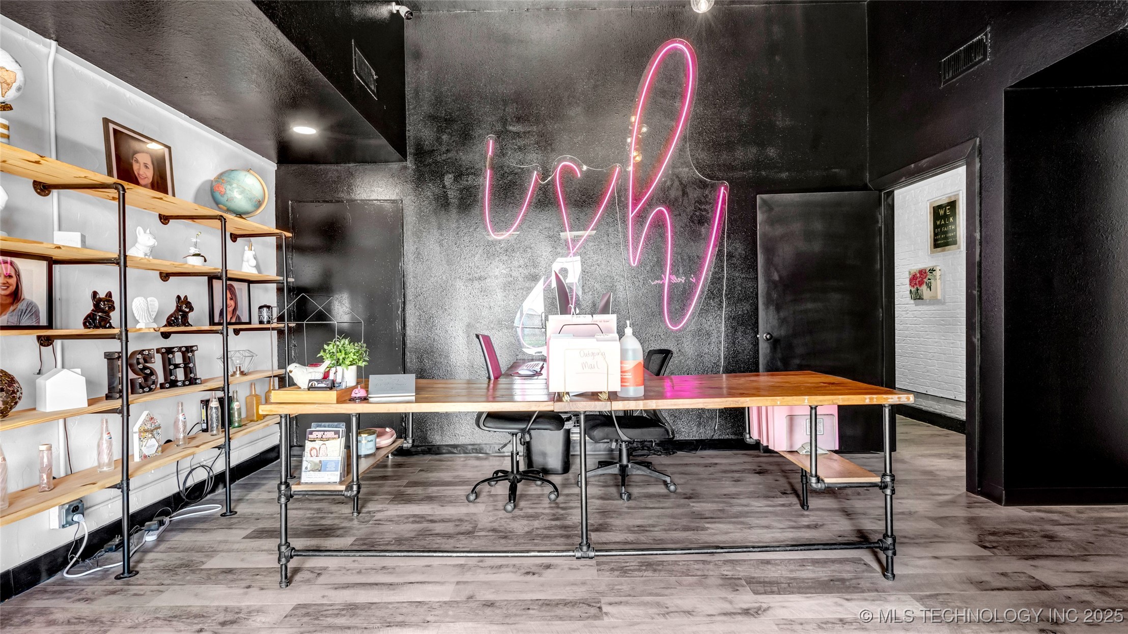 1717 W Broadway Property Photo 35