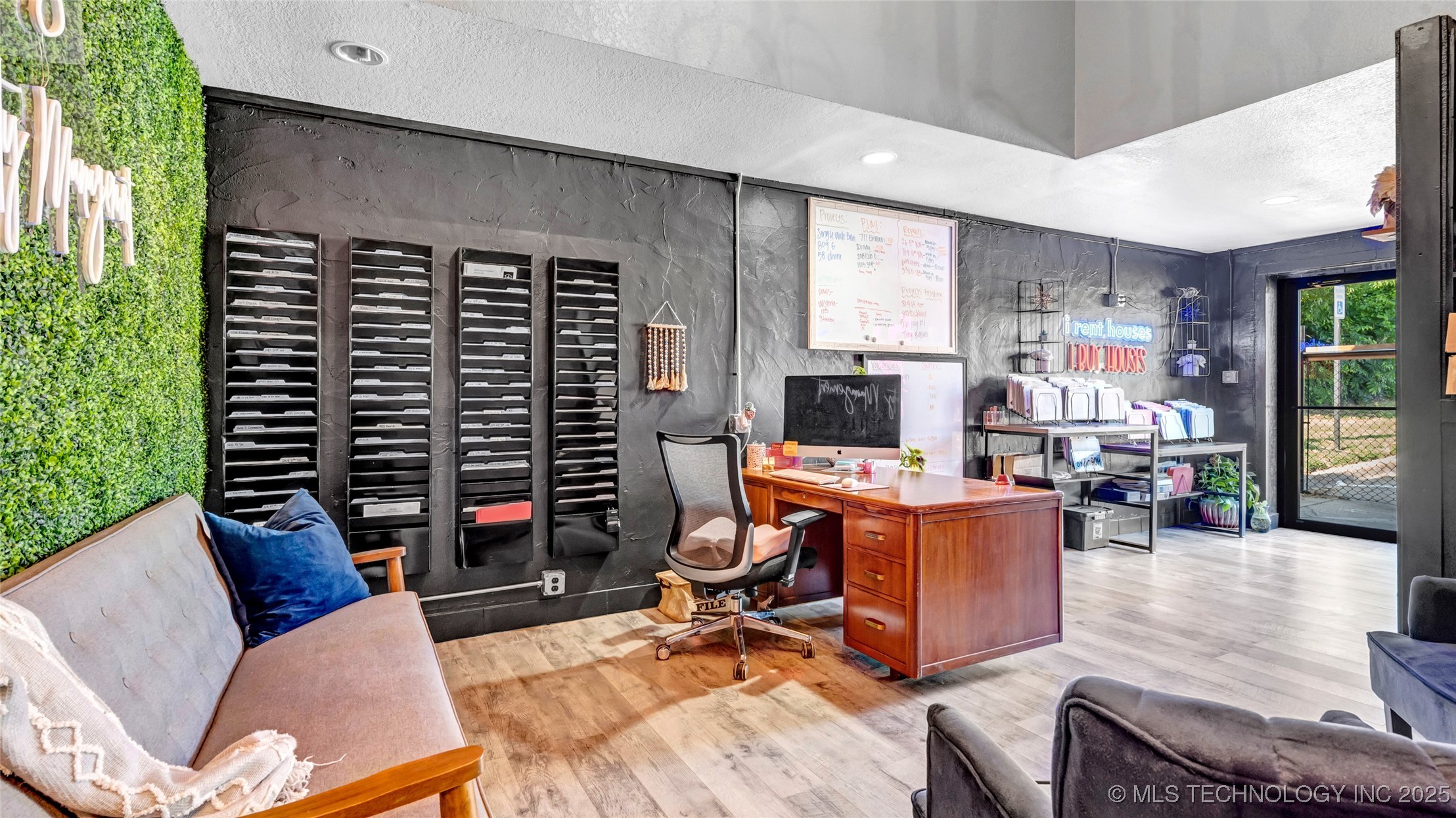 1717 W Broadway Property Photo 36