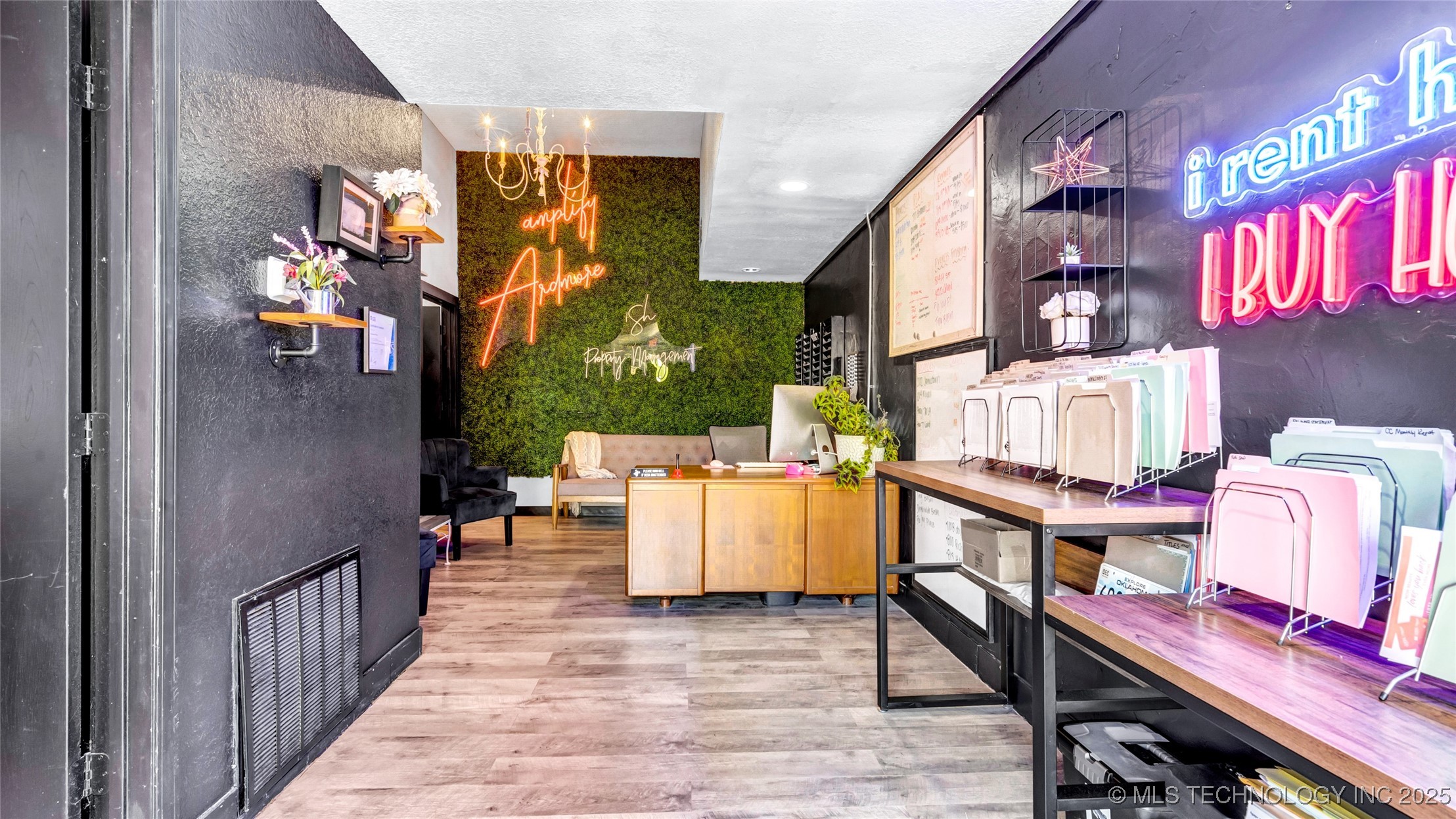 1717 W Broadway Property Photo 37