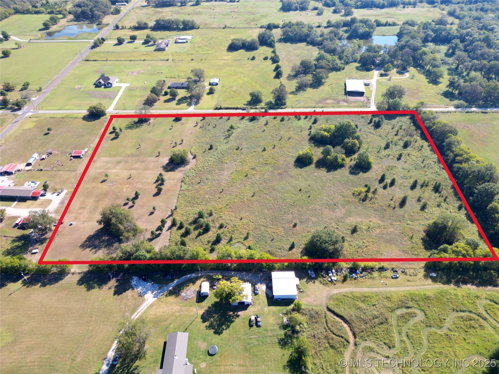 2541427 Property Photo 3