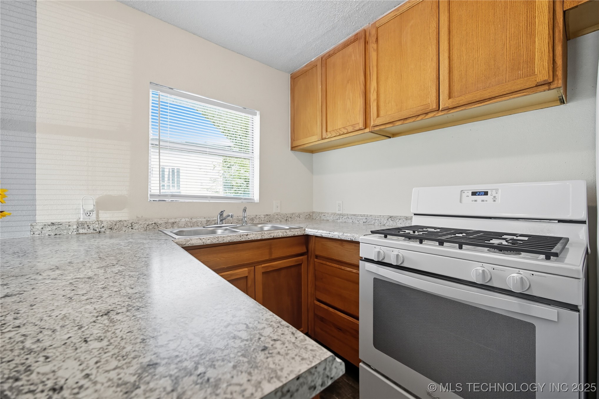 333 E Monroe Avenue Property Photo 5