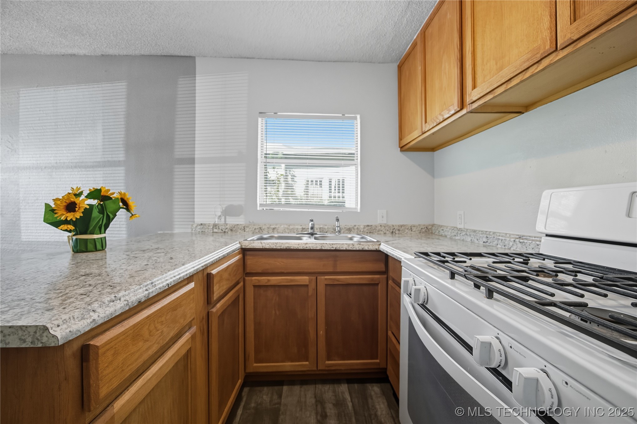 333 E Monroe Avenue Property Photo 6