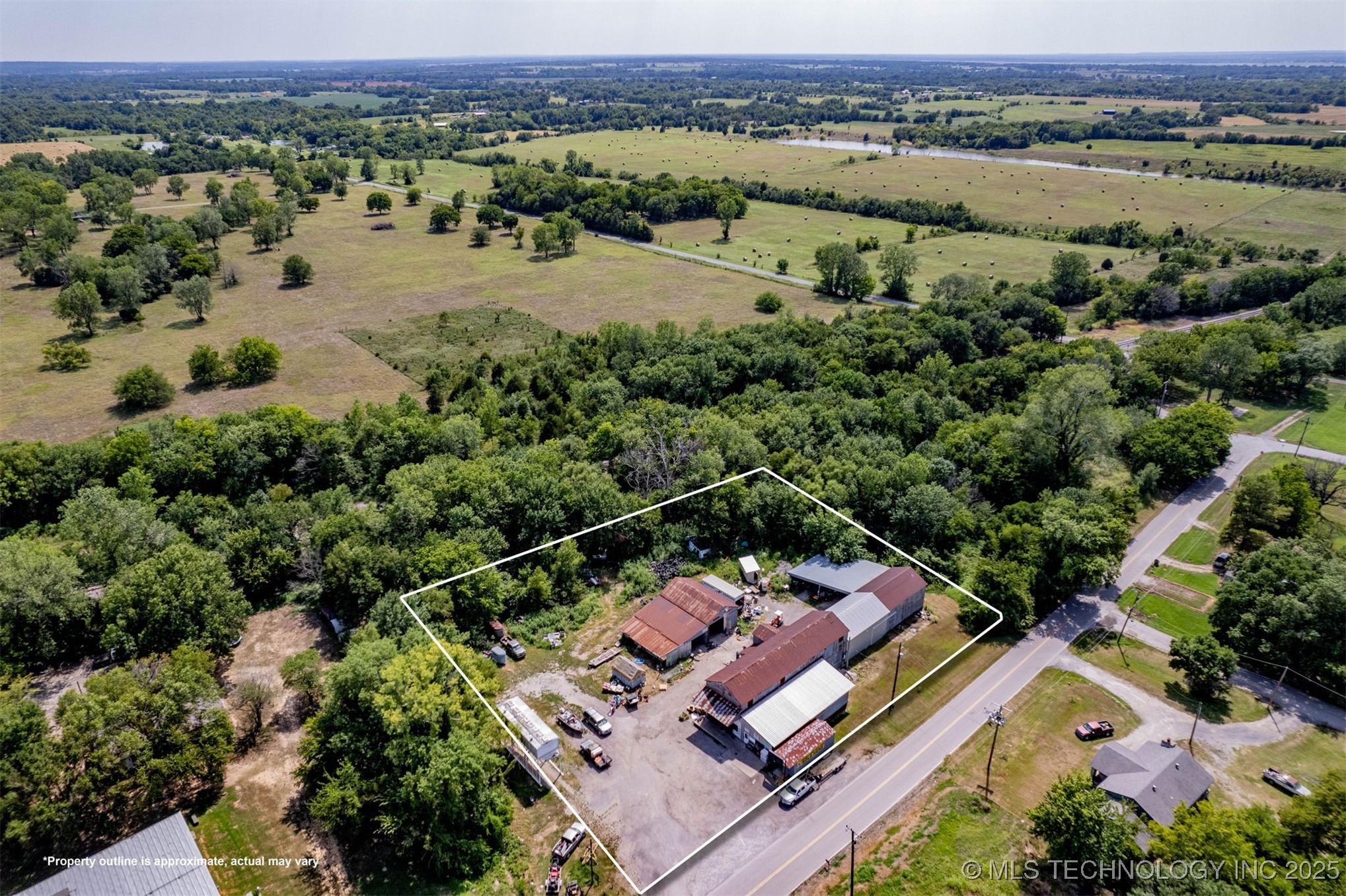 614 W Bel Aire Avenue Property Photo 4