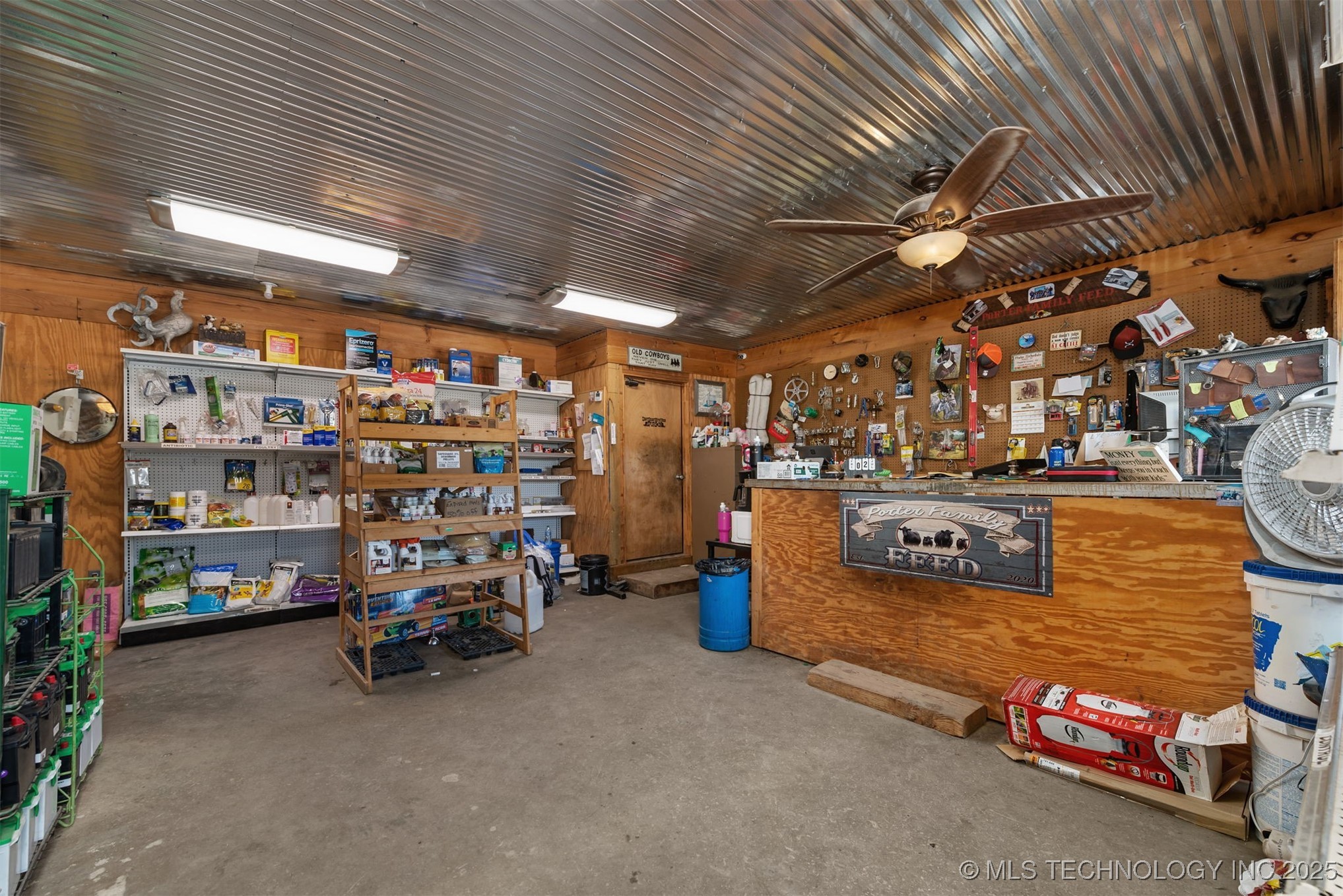 614 W Bel Aire Avenue Property Photo 6