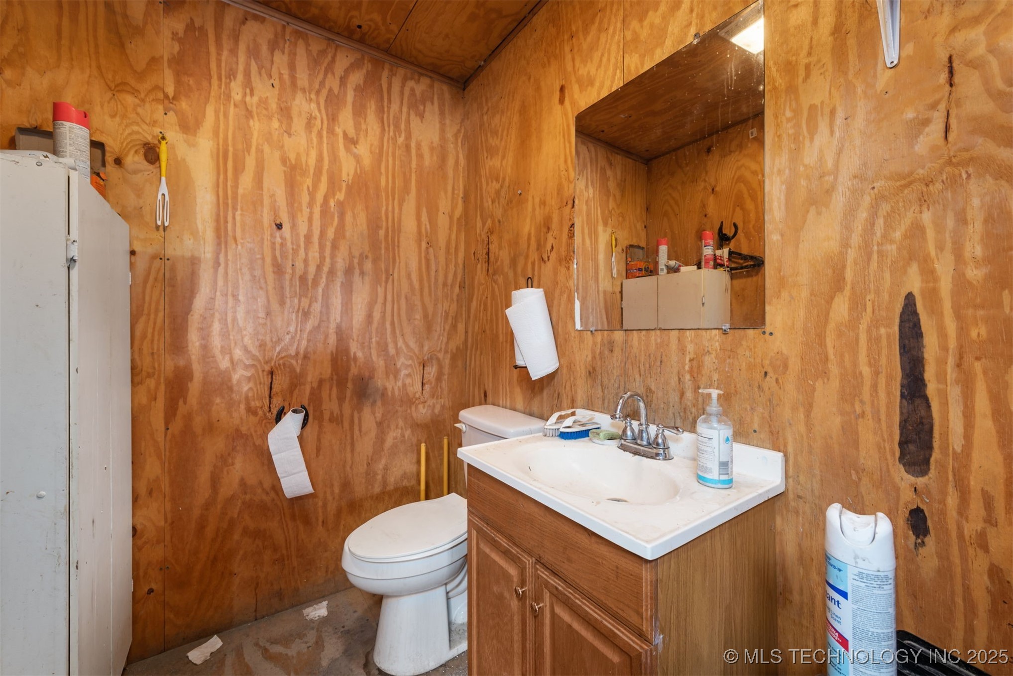 614 W Bel Aire Avenue Property Photo 8