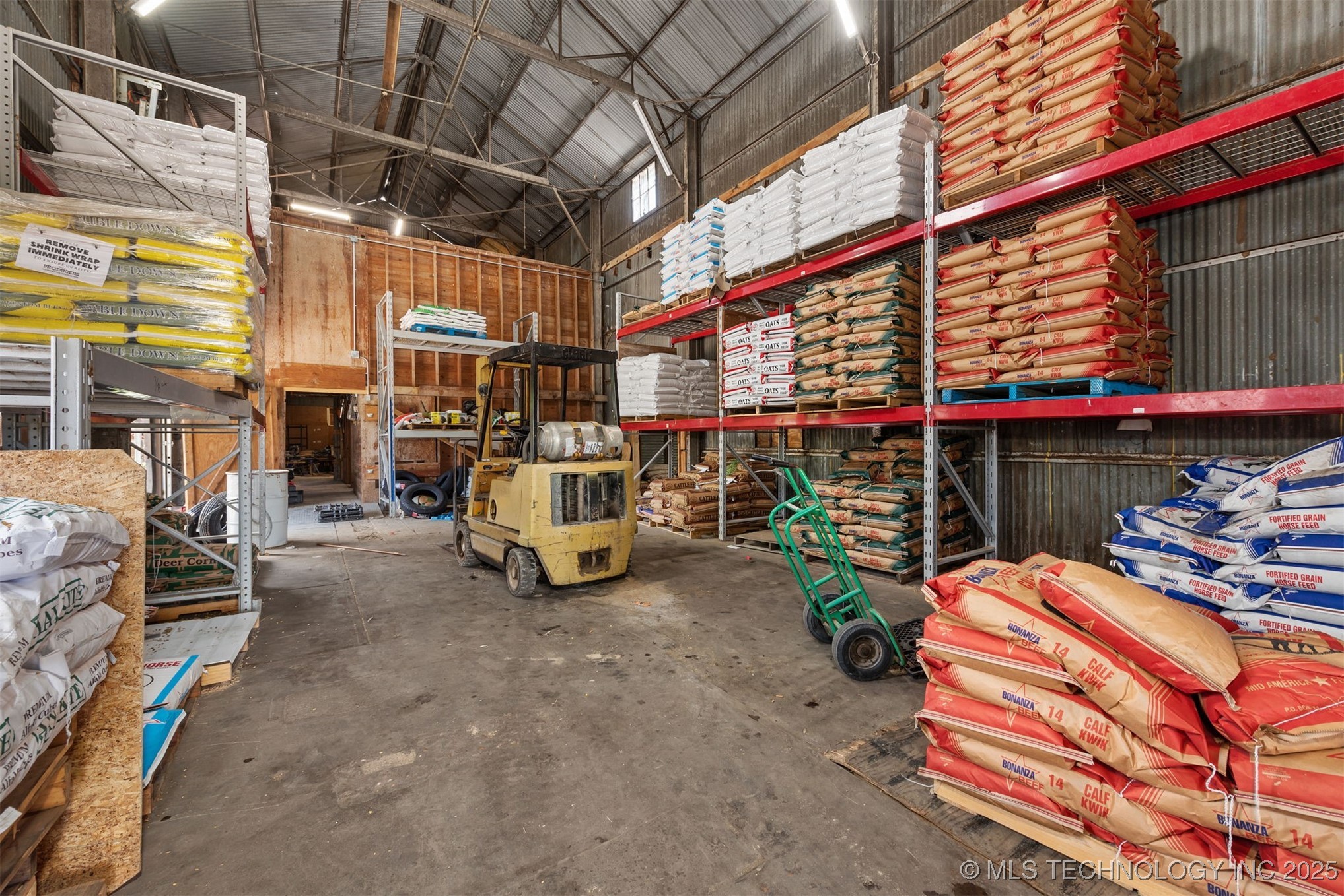 614 W Bel Aire Avenue Property Photo 11