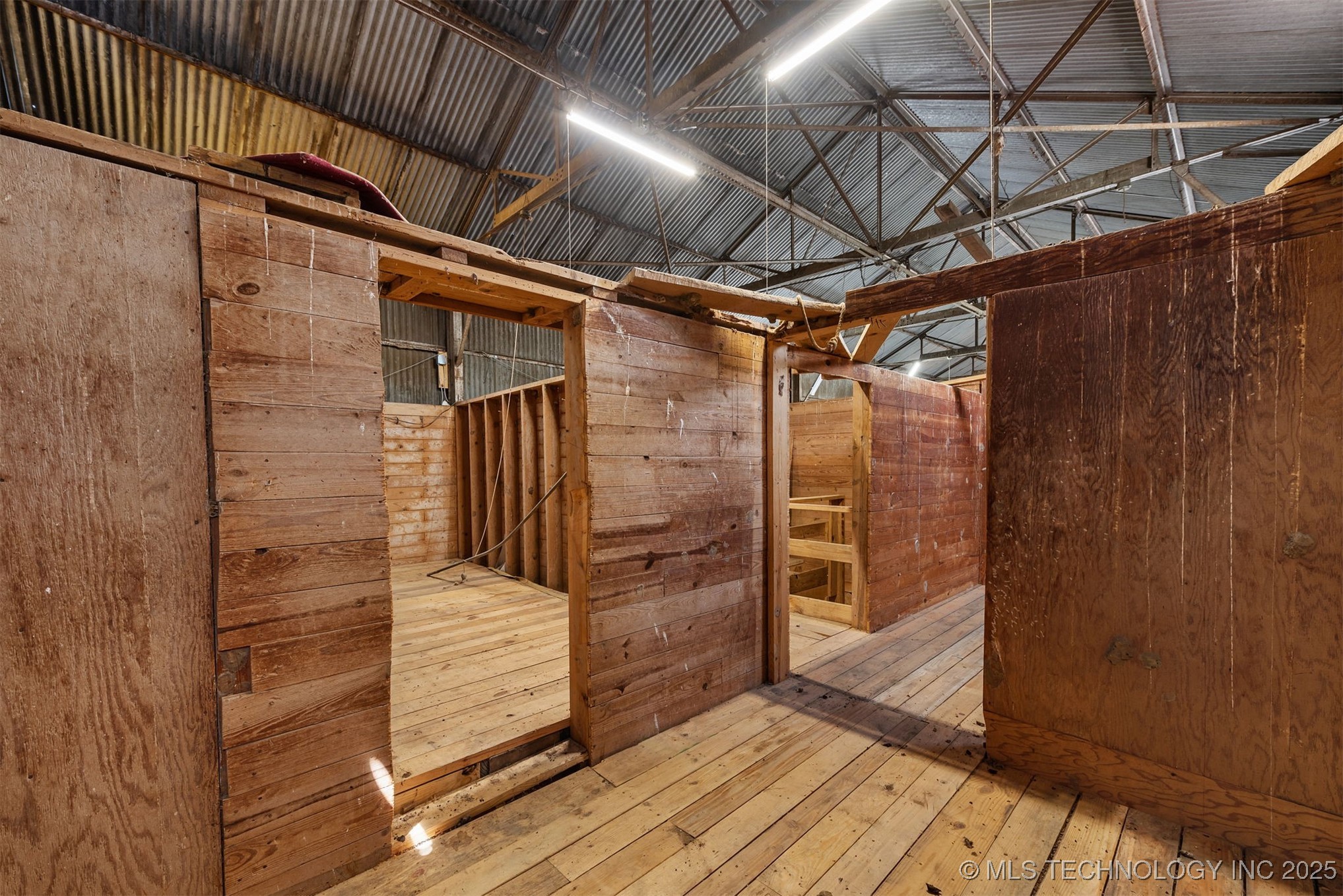 614 W Bel Aire Avenue Property Photo 18