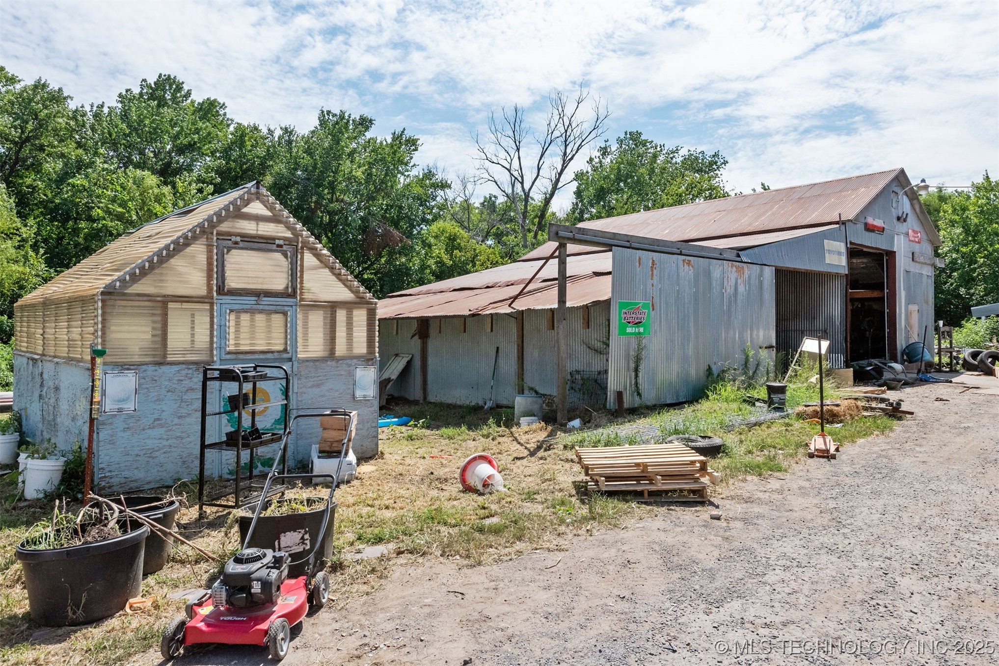 614 W Bel Aire Avenue Property Photo 20