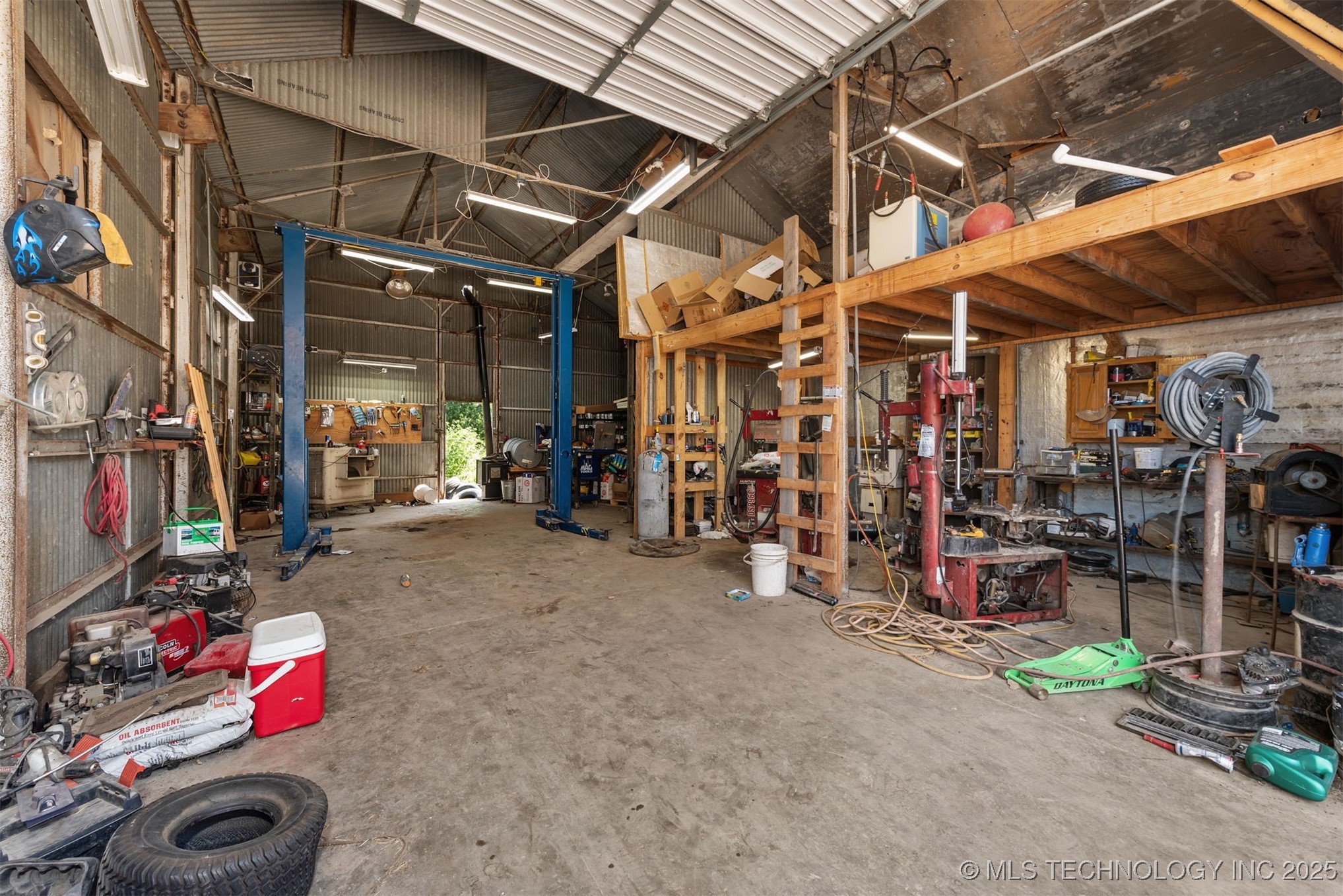 614 W Bel Aire Avenue Property Photo 23