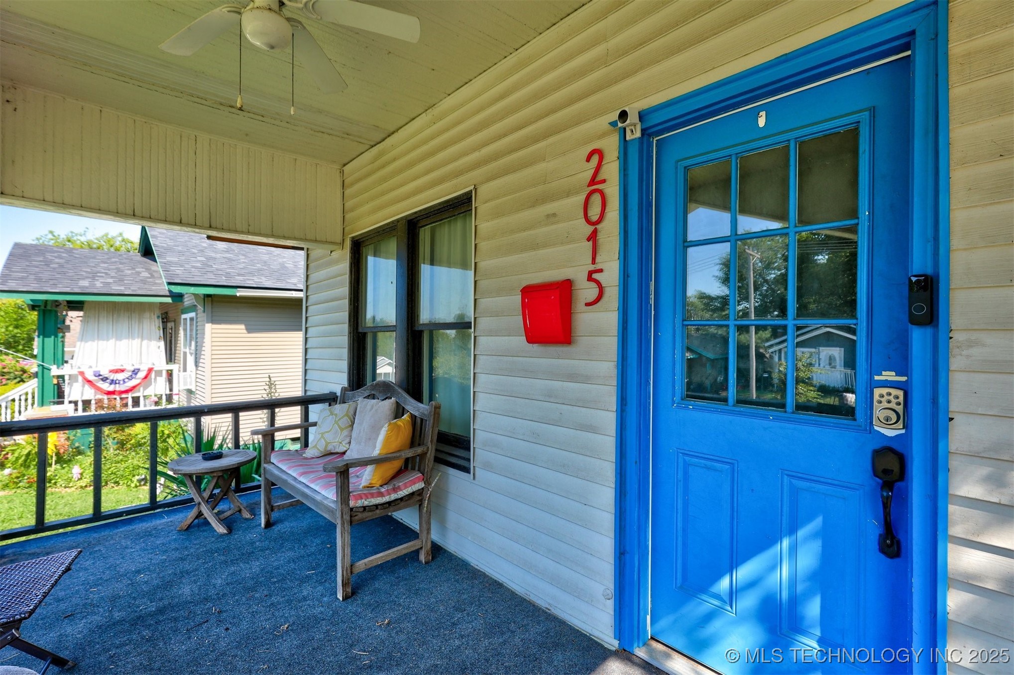 2015 W Easton Street Property Photo 6