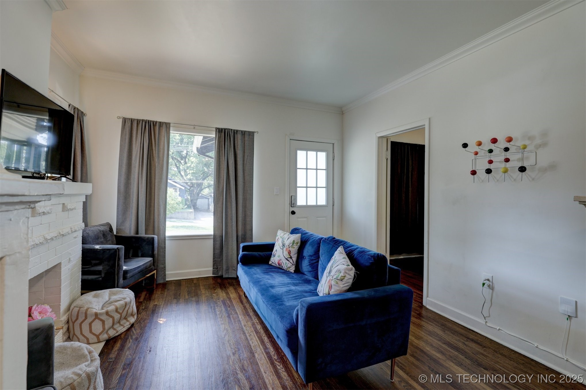 2015 W Easton Street Property Photo 10