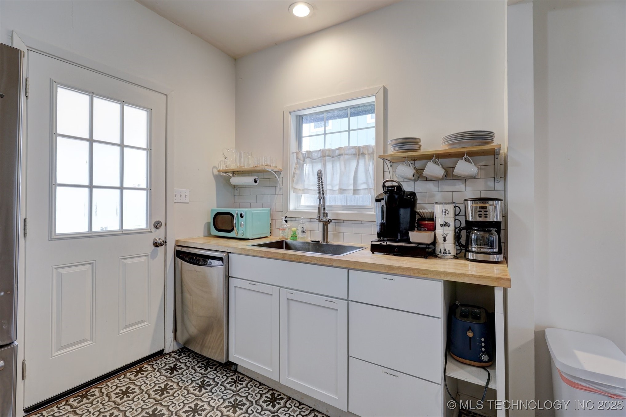 2015 W Easton Street Property Photo 25